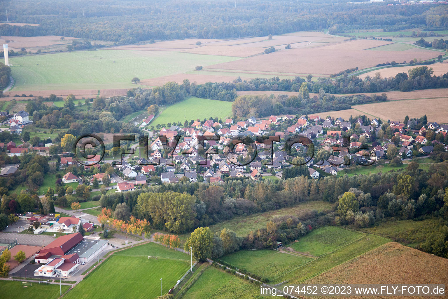 Drohnenaufname von Beinheim im Bundesland Bas-Rhin, Frankreich