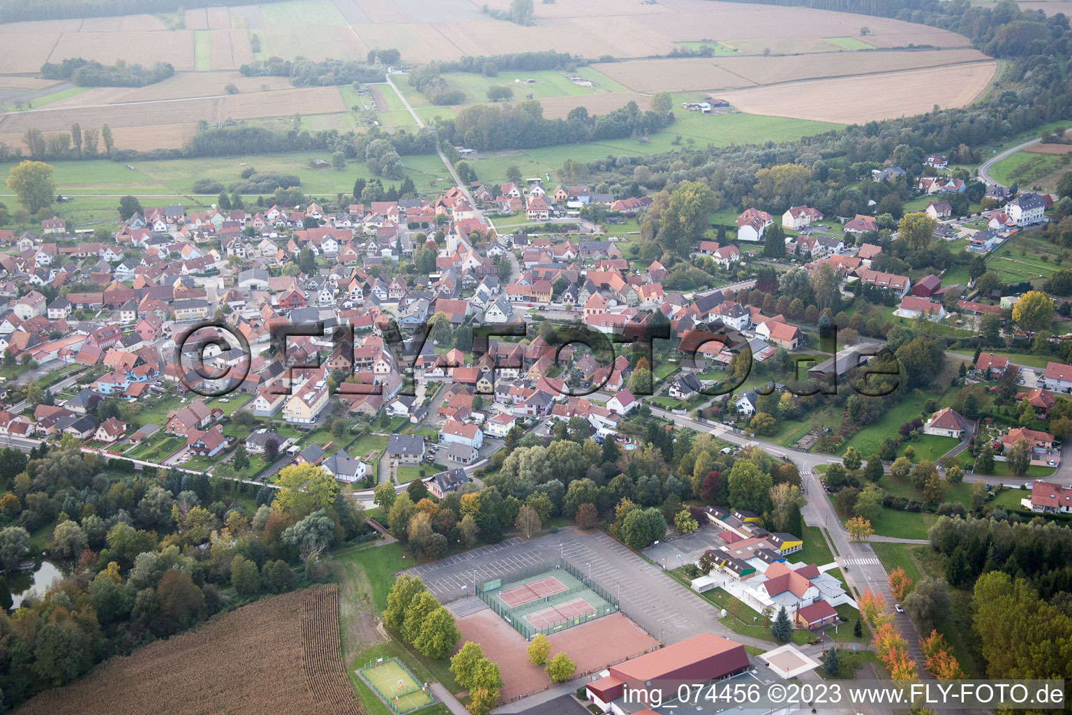 Beinheim im Bundesland Bas-Rhin, Frankreich von der Drohne aus gesehen