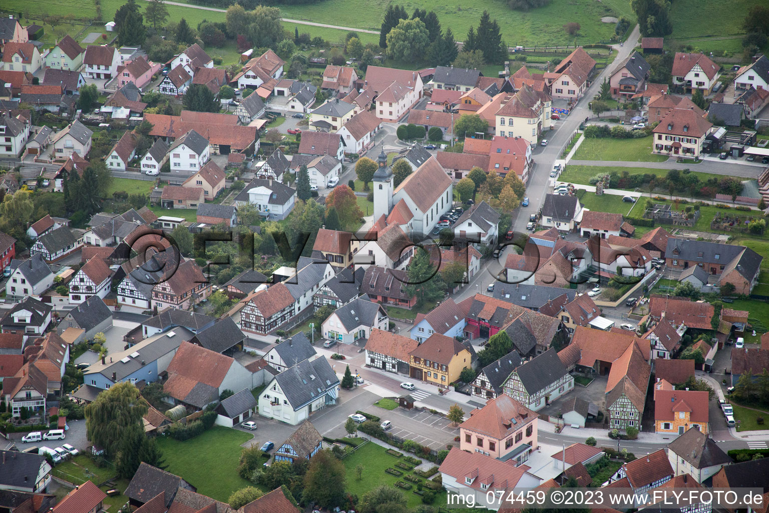 Schrägluftbild von Beinheim im Bundesland Bas-Rhin, Frankreich