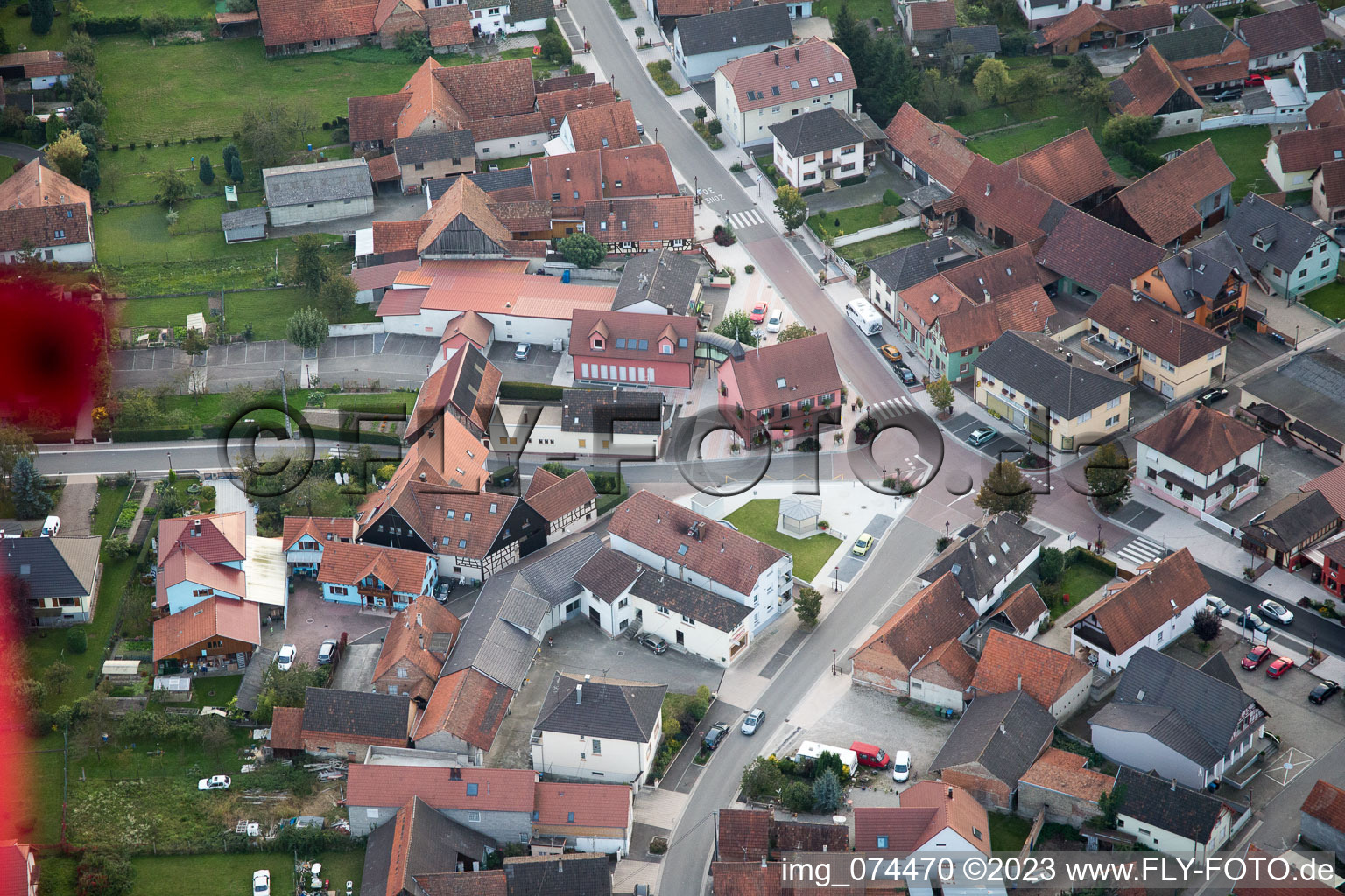 Drohnenbild von Beinheim im Bundesland Bas-Rhin, Frankreich