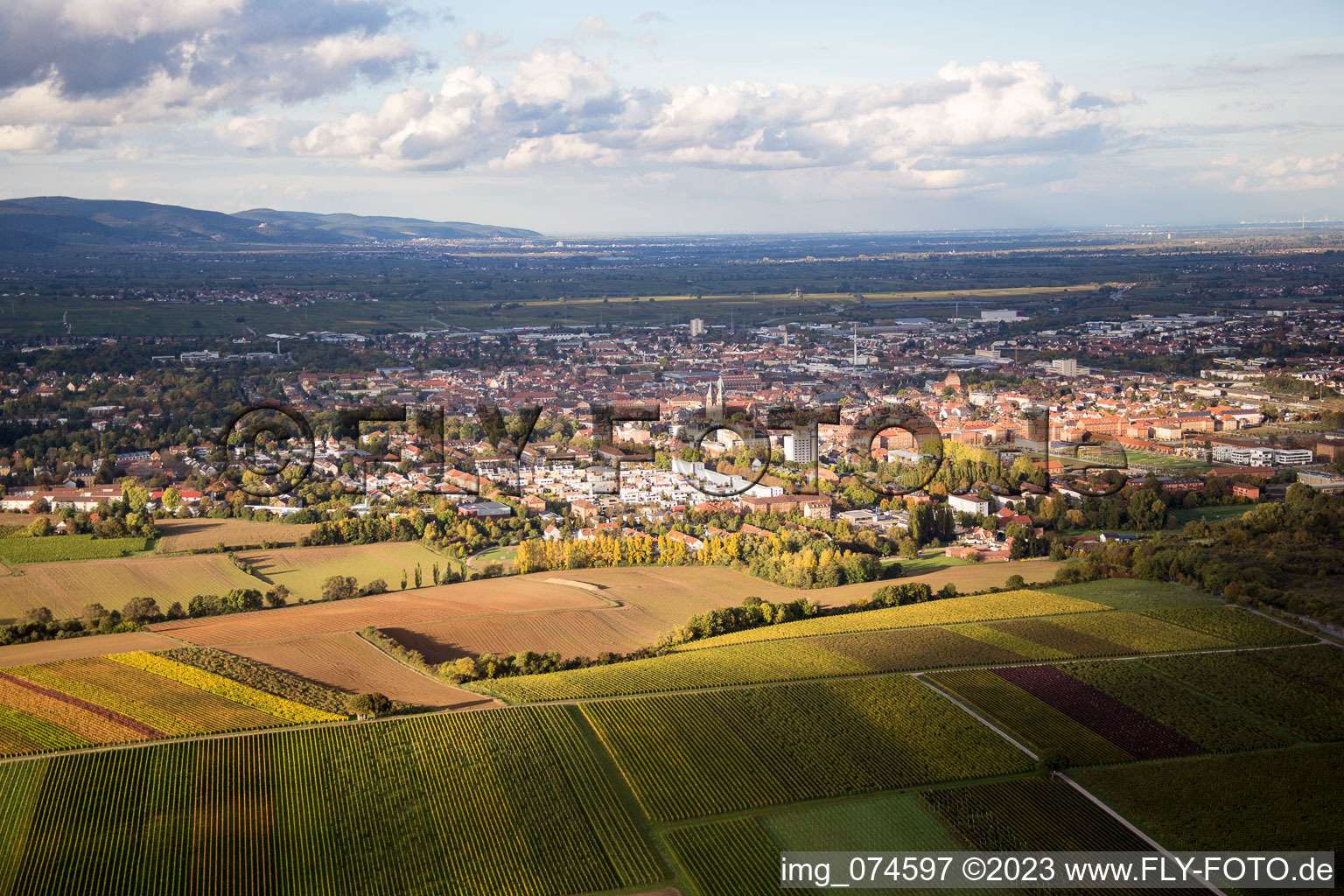 Luftbild von Landau von Süden in Landau in der Pfalz im Bundesland Rheinland-Pfalz, Deutschland