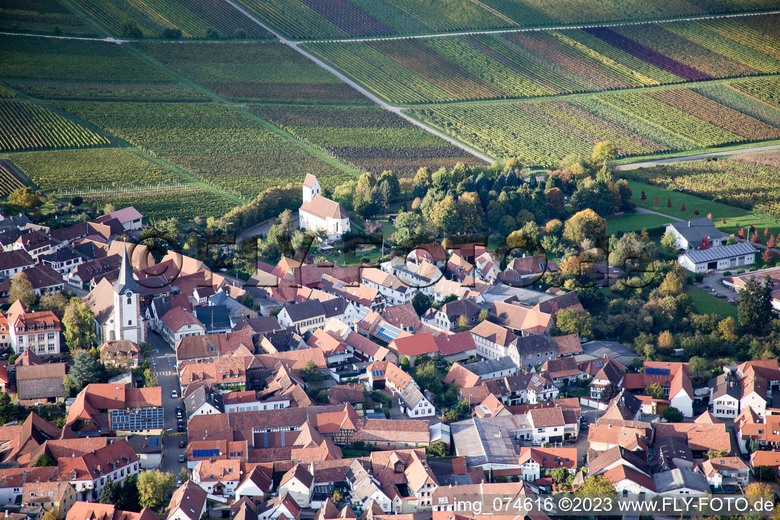 Ortsteil Mörzheim in Landau in der Pfalz im Bundesland Rheinland-Pfalz, Deutschland aus der Vogelperspektive