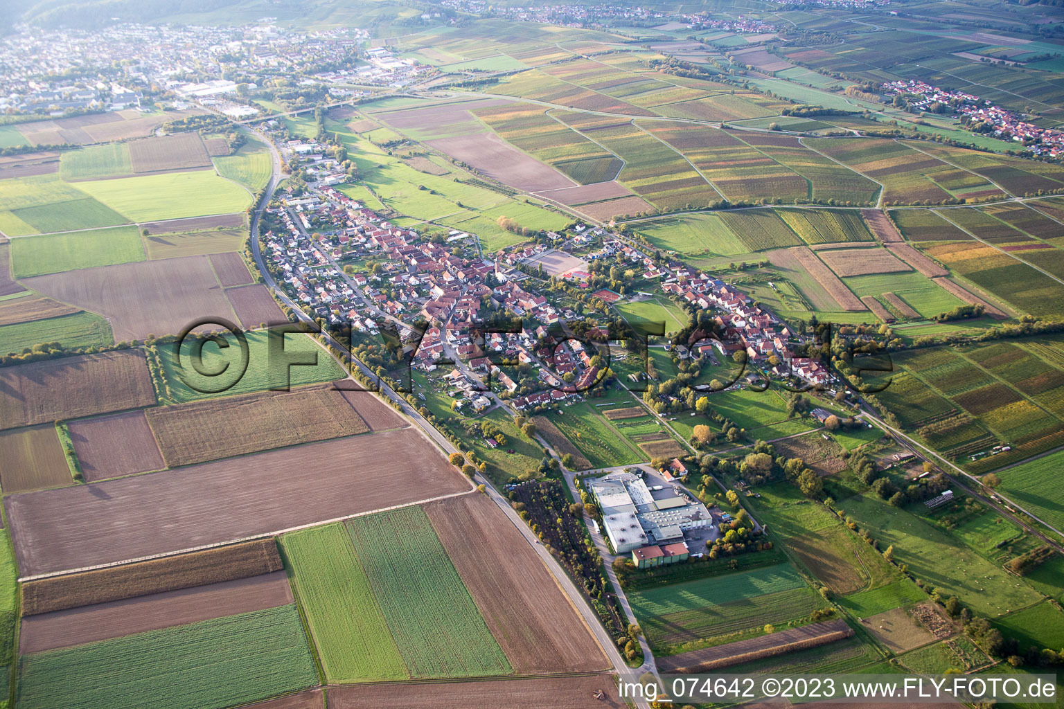Luftaufnahme von Ortsteil Kapellen in Kapellen-Drusweiler im Bundesland Rheinland-Pfalz, Deutschland