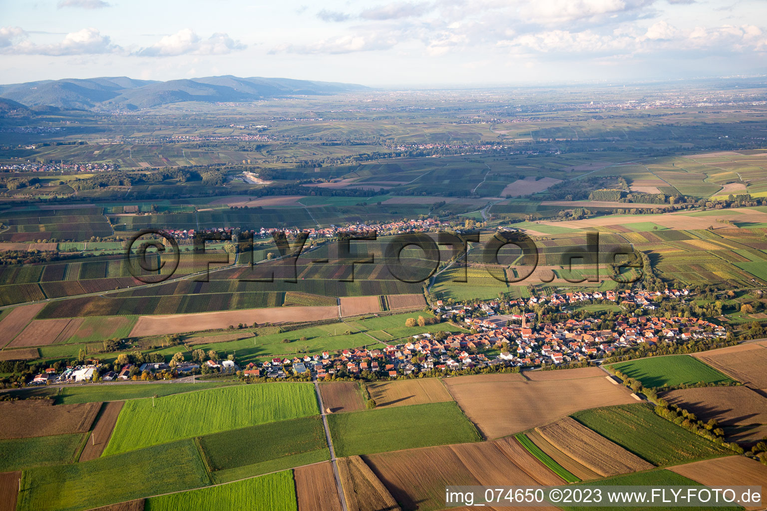Ortsteil Kapellen in Kapellen-Drusweiler im Bundesland Rheinland-Pfalz, Deutschland vom Flugzeug aus