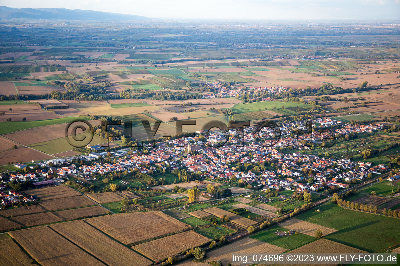 Kapsweyer im Bundesland Rheinland-Pfalz, Deutschland von oben gesehen