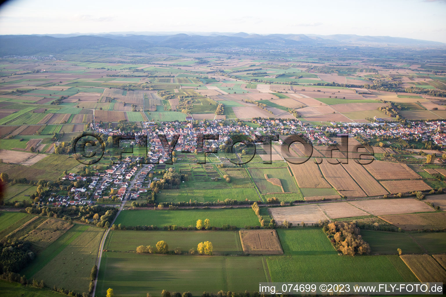 Kapsweyer im Bundesland Rheinland-Pfalz, Deutschland aus der Luft betrachtet
