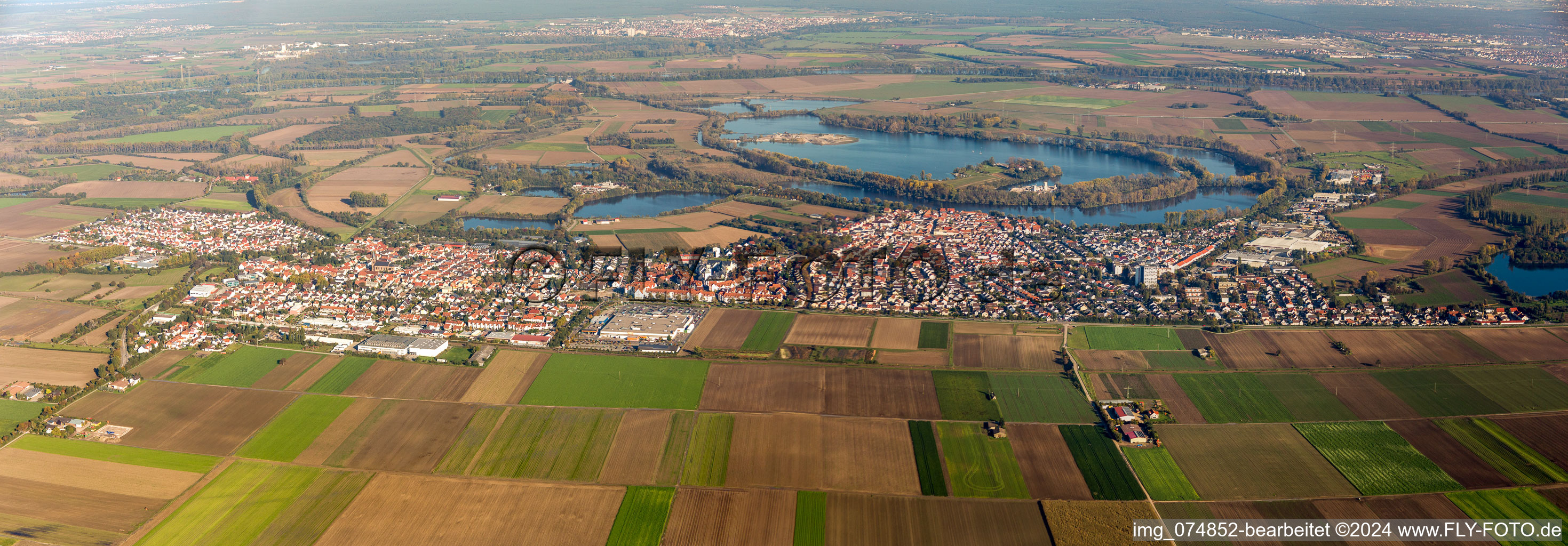 Stadtansicht vom Innenstadtbereich im Ortsteil Roxheim in Bobenheim-Roxheim im Bundesland Rheinland-Pfalz, Deutschland