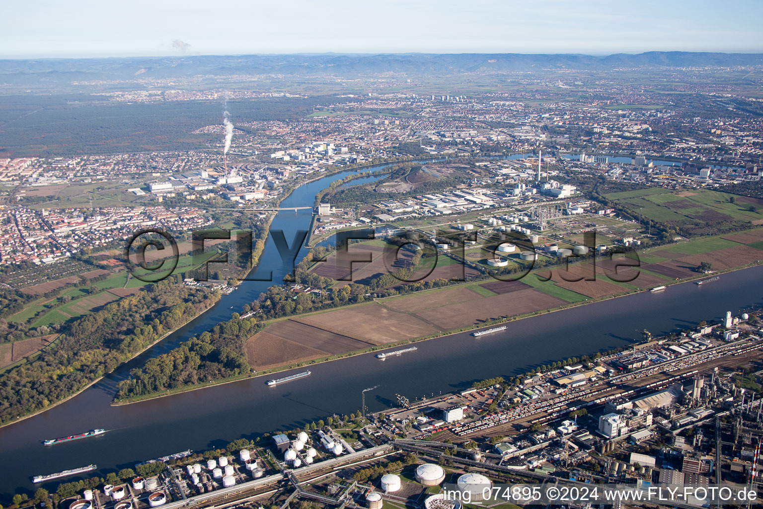 Bonadieshafen, Friesenheimer Insel im Ortsteil Neckarstadt-West in Mannheim im Bundesland Baden-Württemberg, Deutschland