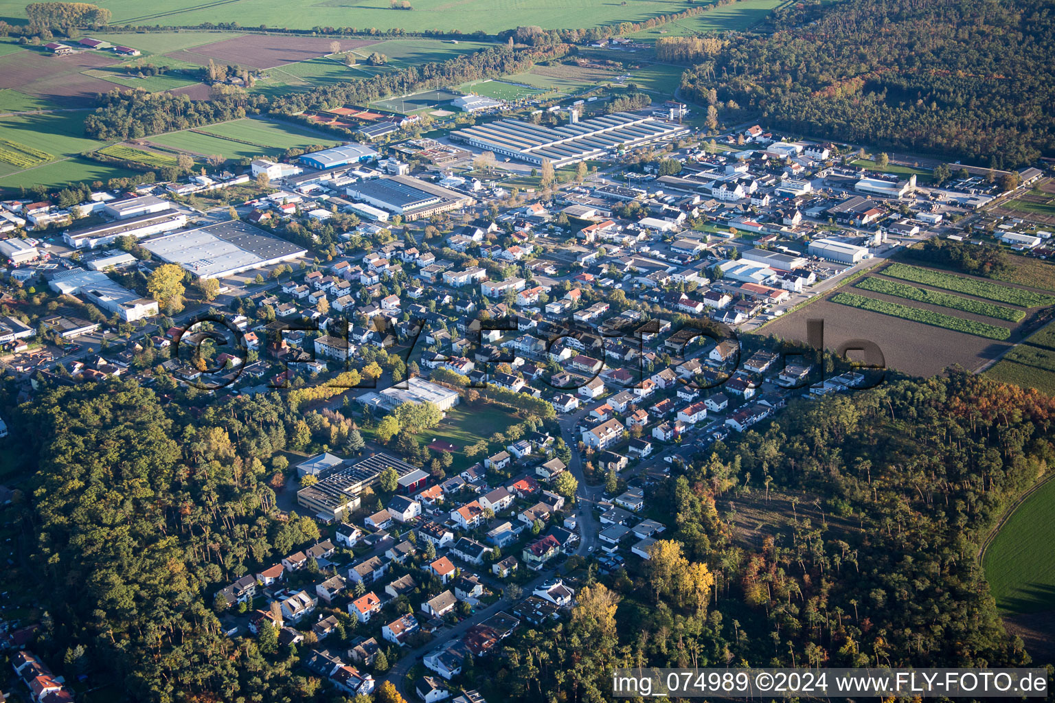 Lorsch im Bundesland Hessen, Deutschland von oben gesehen