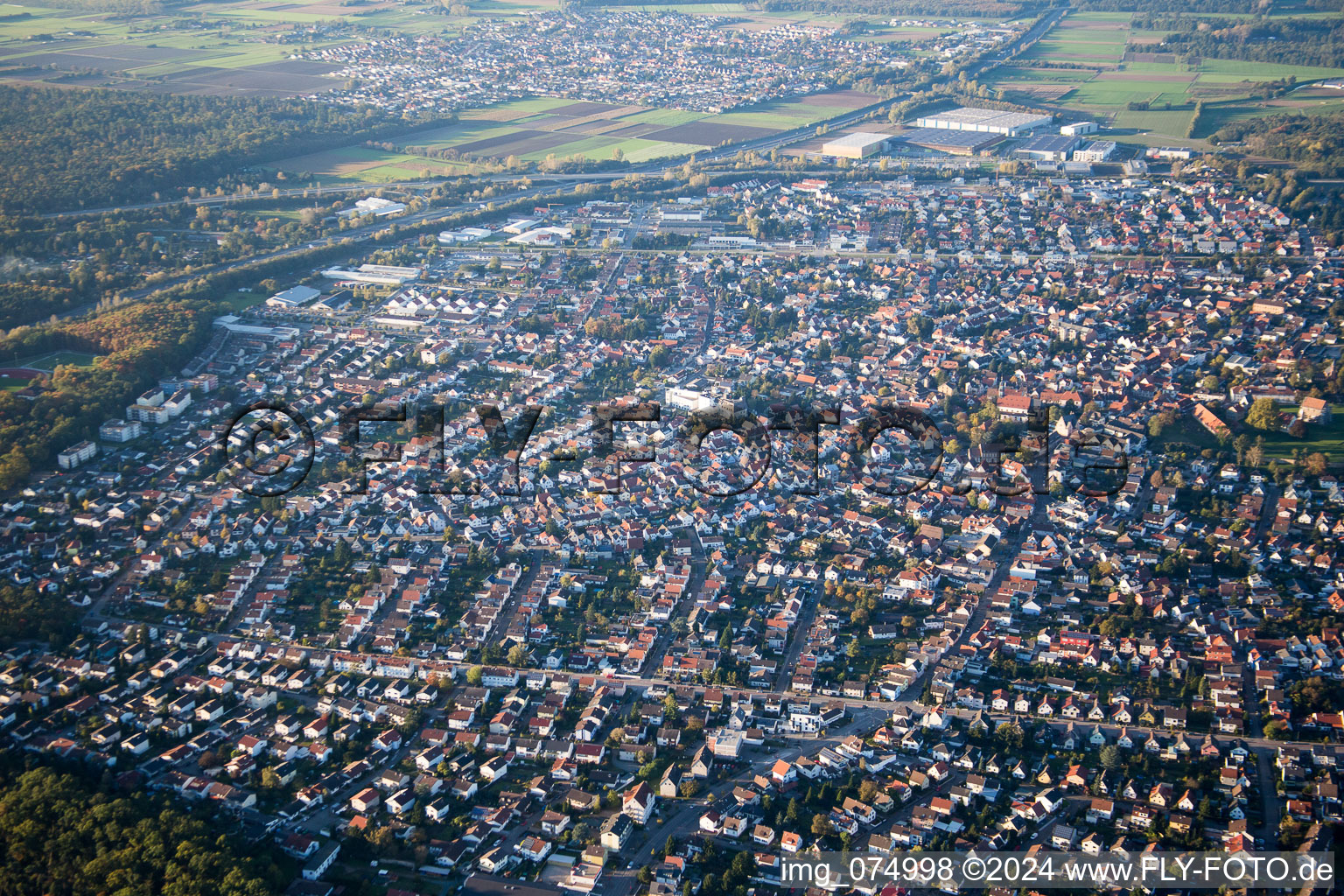 Drohnenbild von Lorsch im Bundesland Hessen, Deutschland