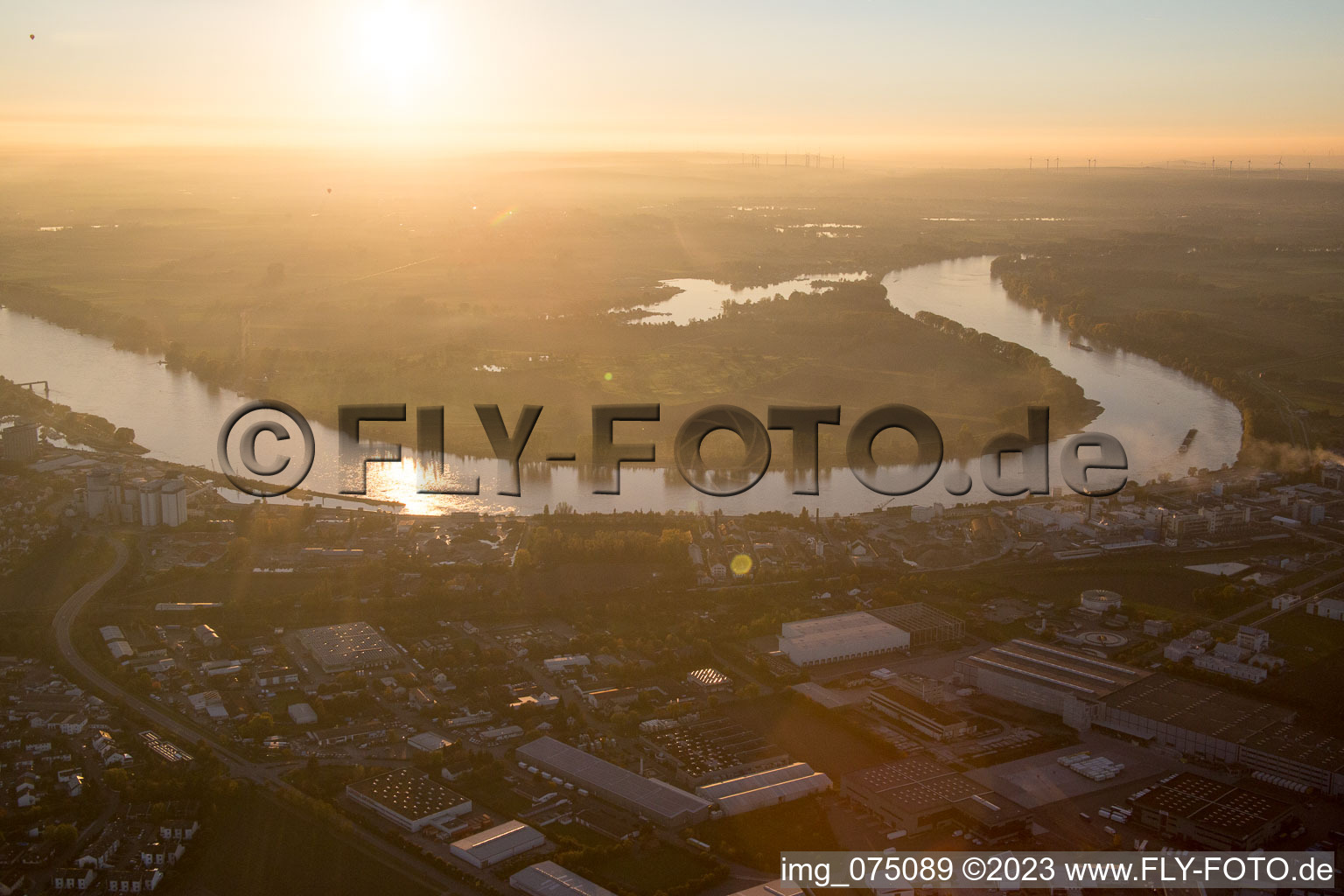 Luftbild von Gernsheim, Rheinschleife im Bundesland Hessen, Deutschland