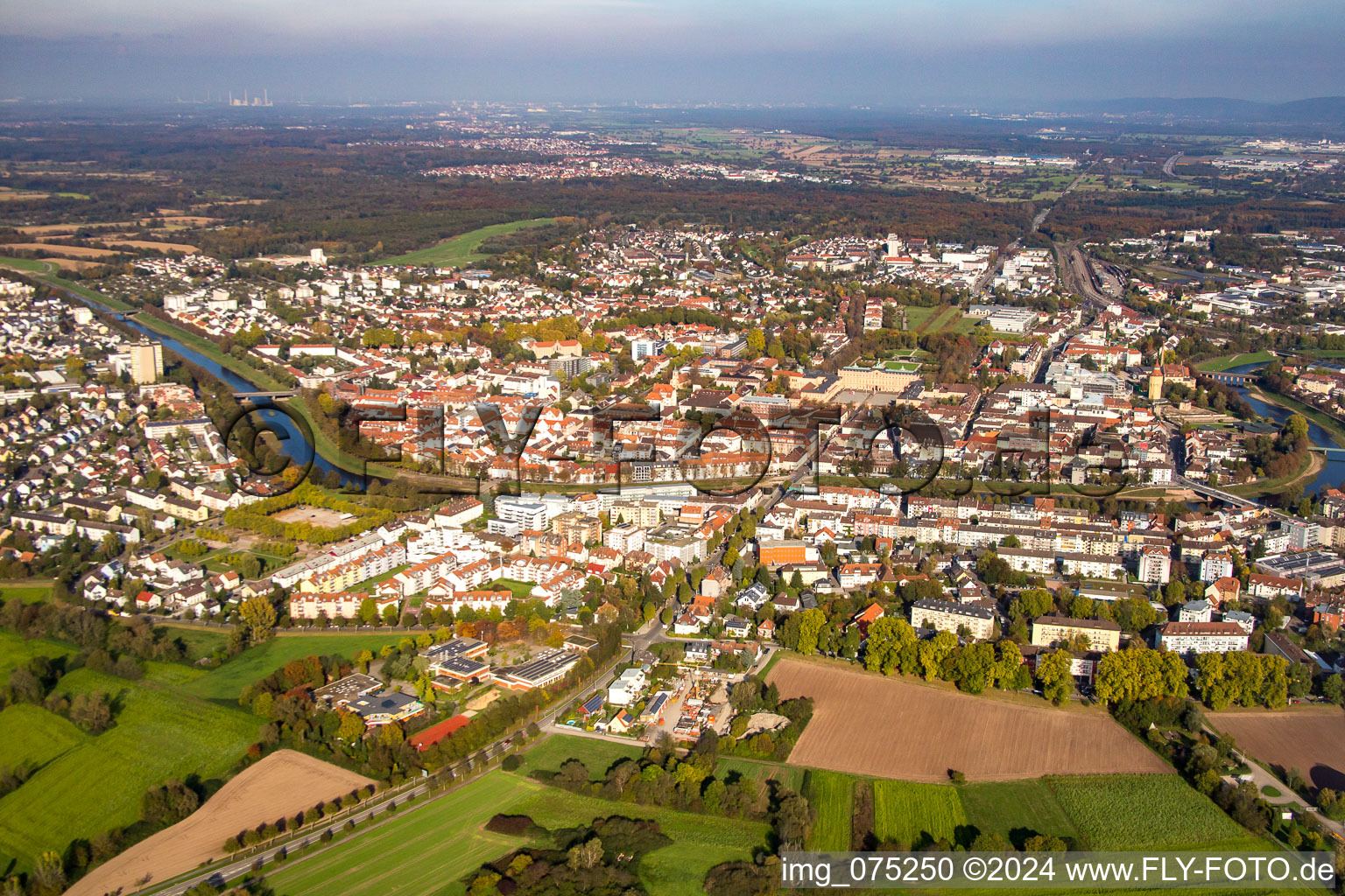 Luftbild von Rastatt von Südwesten im Bundesland Baden-Württemberg, Deutschland