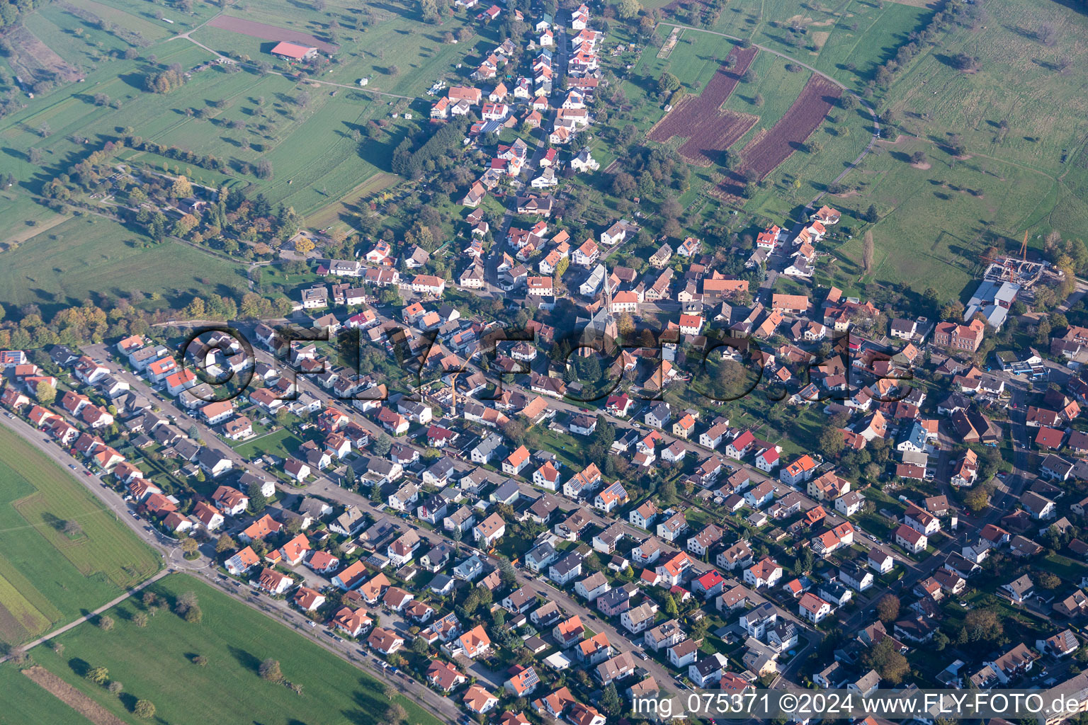 Schrägluftbild von Ortsteil Schöllbronn in Ettlingen im Bundesland Baden-Württemberg, Deutschland