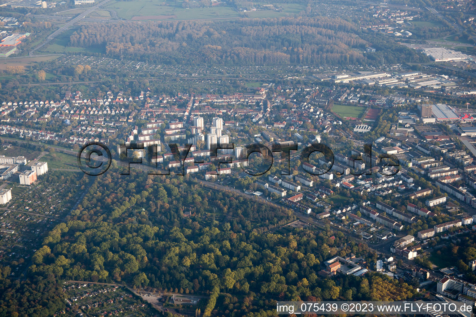 Ortsteil Rintheim in Karlsruhe im Bundesland Baden-Württemberg, Deutschland aus der Luft