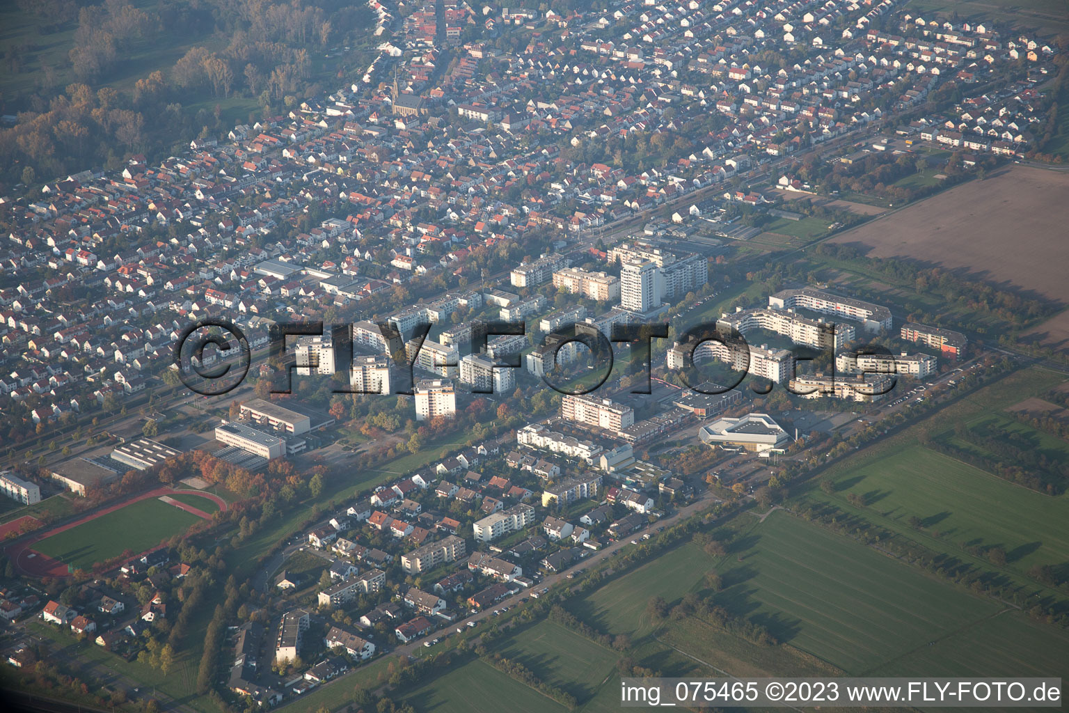 Luftaufnahme von Ortsteil Neureut in Karlsruhe im Bundesland Baden-Württemberg, Deutschland
