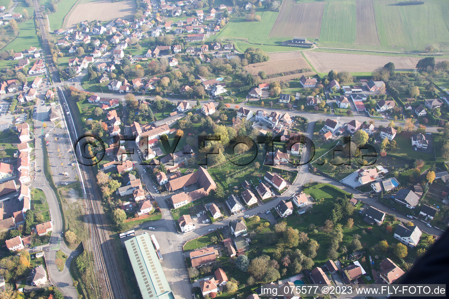 Luftaufnahme von Soultz-sous-Forêts im Bundesland Bas-Rhin, Frankreich