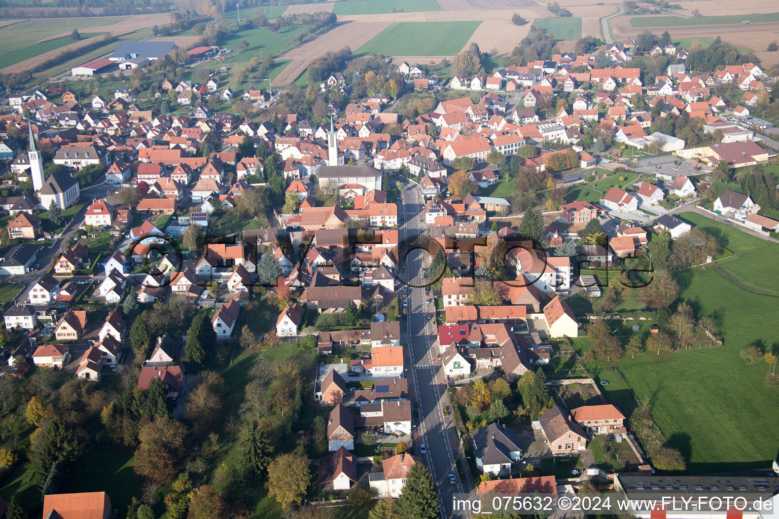 Dorf - Ansicht in Hatten in Grand Est im Bundesland Bas-Rhin, Frankreich
