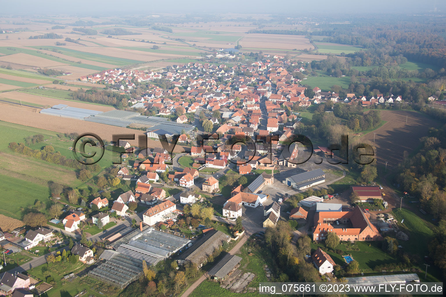 Niederrœdern im Bundesland Bas-Rhin, Frankreich aus der Luft