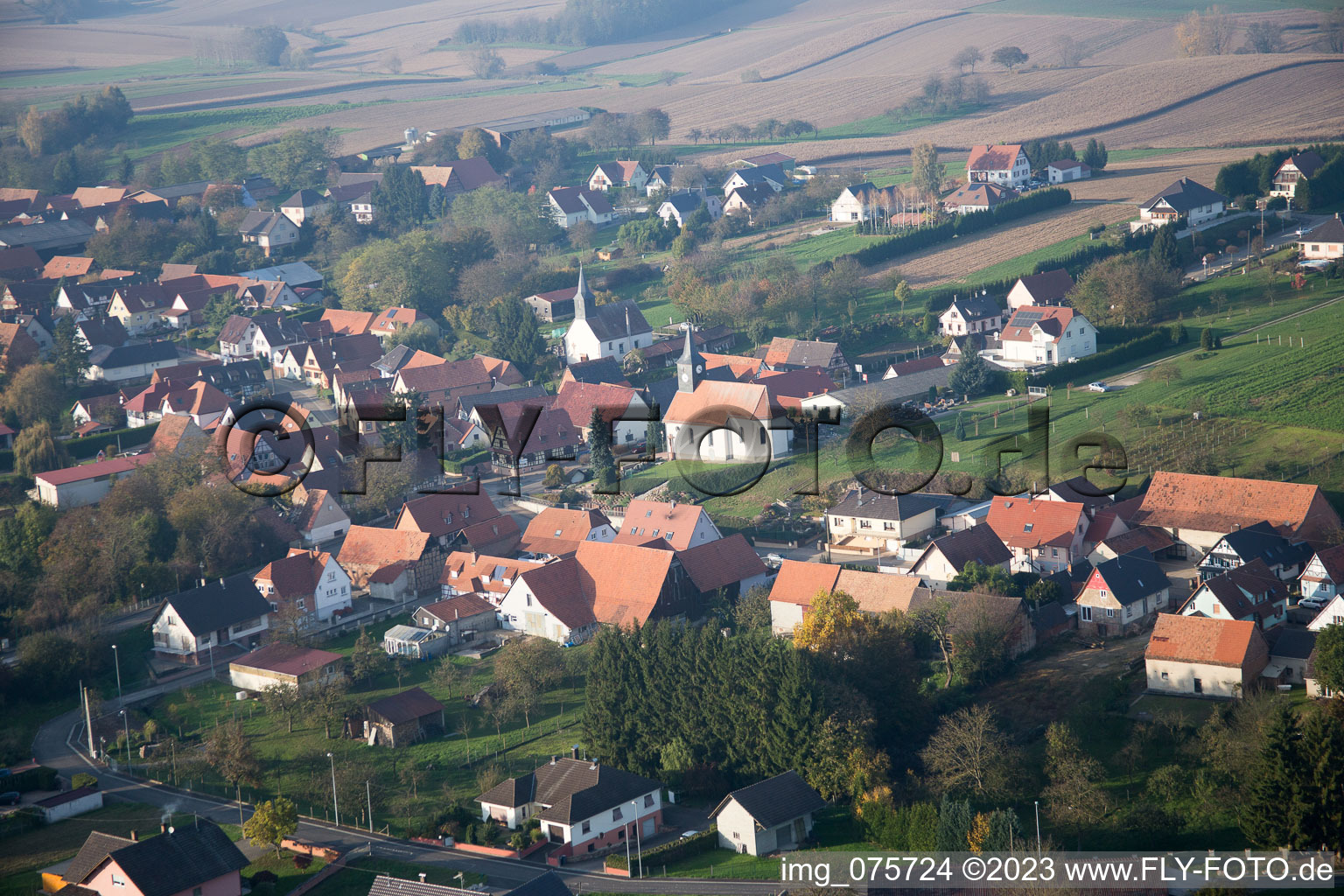 Schrägluftbild von Wintzenbach im Bundesland Bas-Rhin, Frankreich