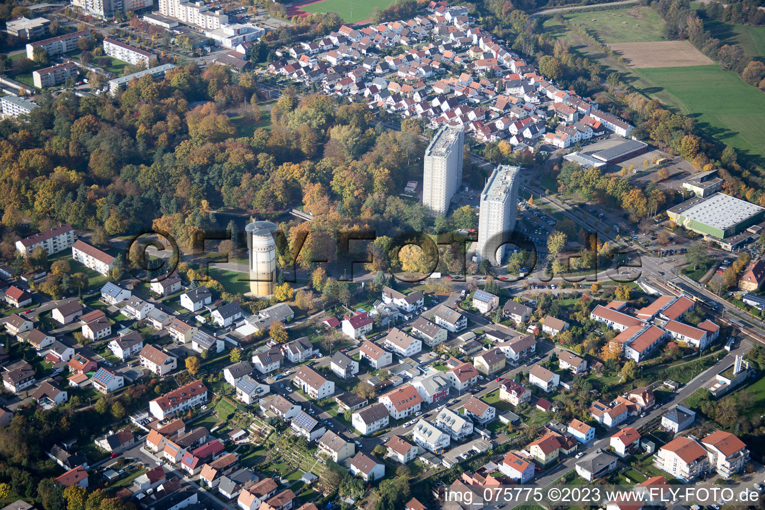Schrägluftbild von Wörth am Rhein im Bundesland Rheinland-Pfalz, Deutschland