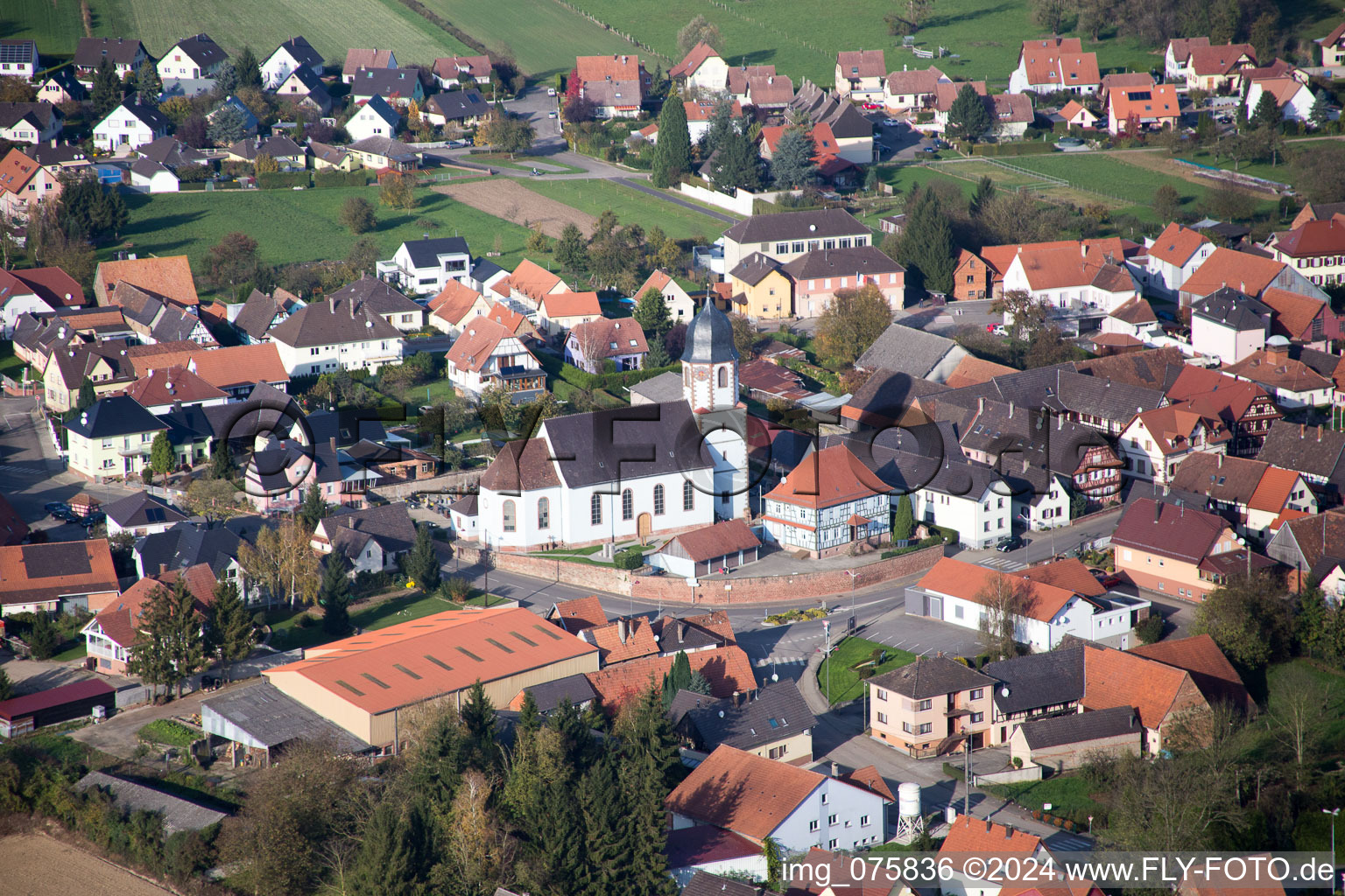 Luftaufnahme von Niederlauterbach im Bundesland Bas-Rhin, Frankreich