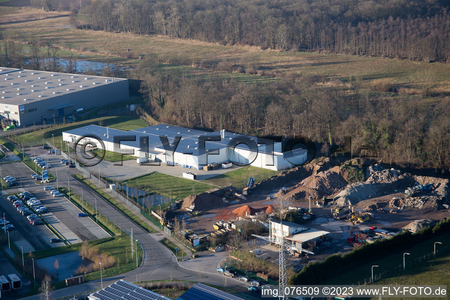 Schrägluftbild von Minderslachen, Gewerbegebiet Horst, Alfa Aesar GmbH in Kandel im Bundesland Rheinland-Pfalz, Deutschland