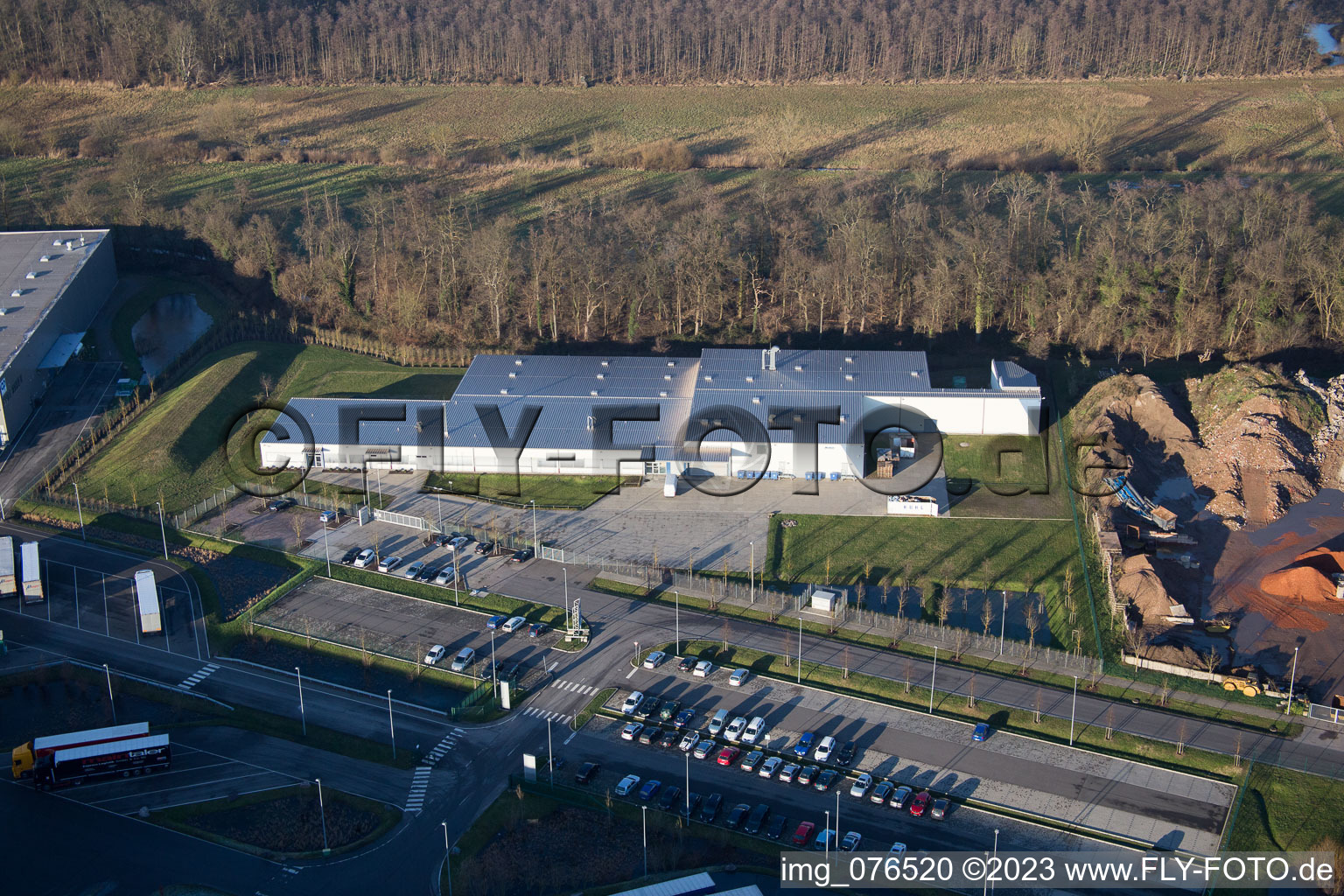 Minderslachen, Gewerbegebiet Horst, Alfa Aesar GmbH in Kandel im Bundesland Rheinland-Pfalz, Deutschland von der Drohne aus gesehen