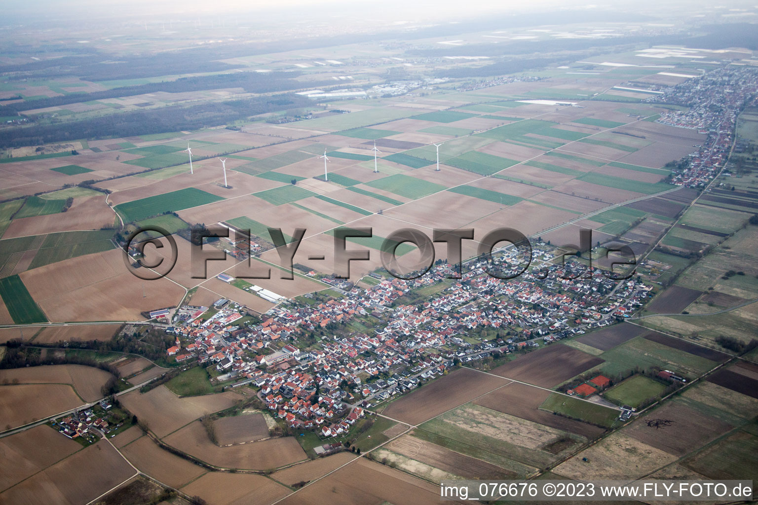 Minfeld im Bundesland Rheinland-Pfalz, Deutschland aus der Luft