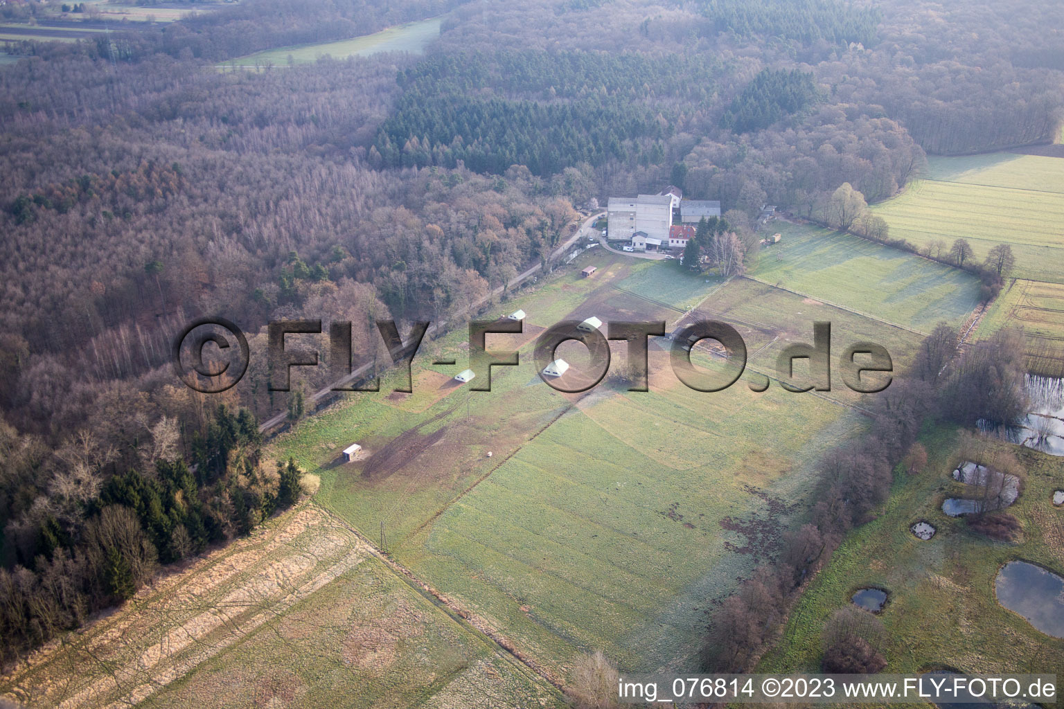 Kandel, Otterbachtal, Biohühnerfarm an der Hahnmühle im Bundesland Rheinland-Pfalz, Deutschland vom Flugzeug aus