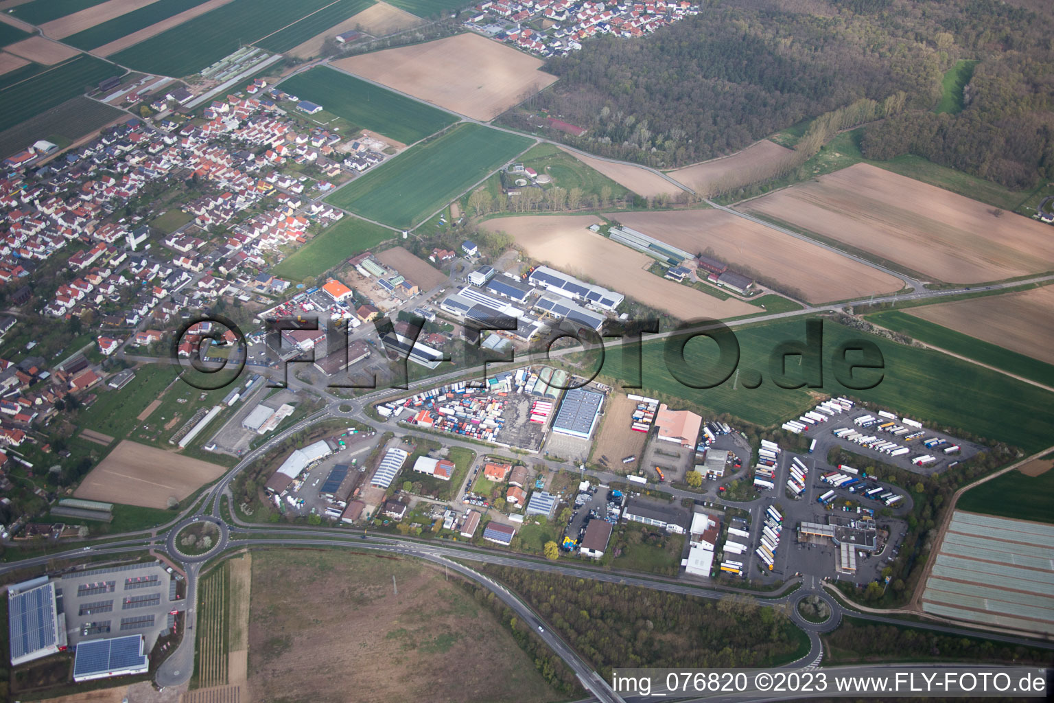 Luftbild von Schwegenheim im Bundesland Rheinland-Pfalz, Deutschland