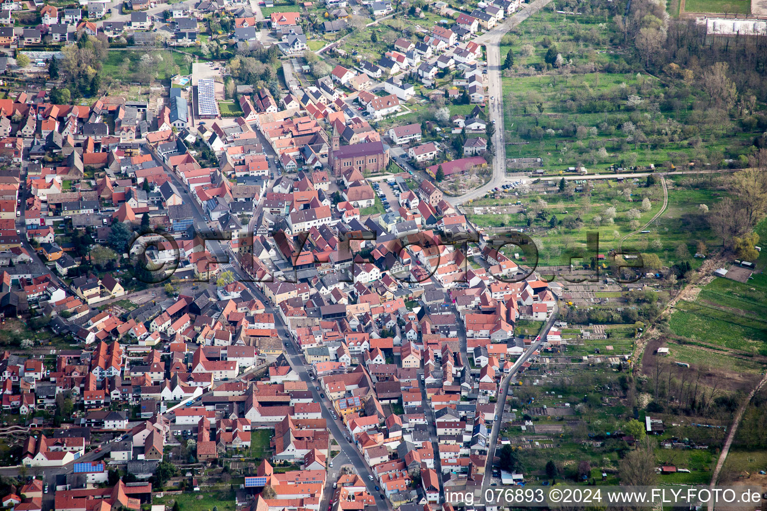 Luftbild von Ortsansicht der Straßen und Häuser der Wohngebiete in Waldsee im Bundesland Rheinland-Pfalz, Deutschland