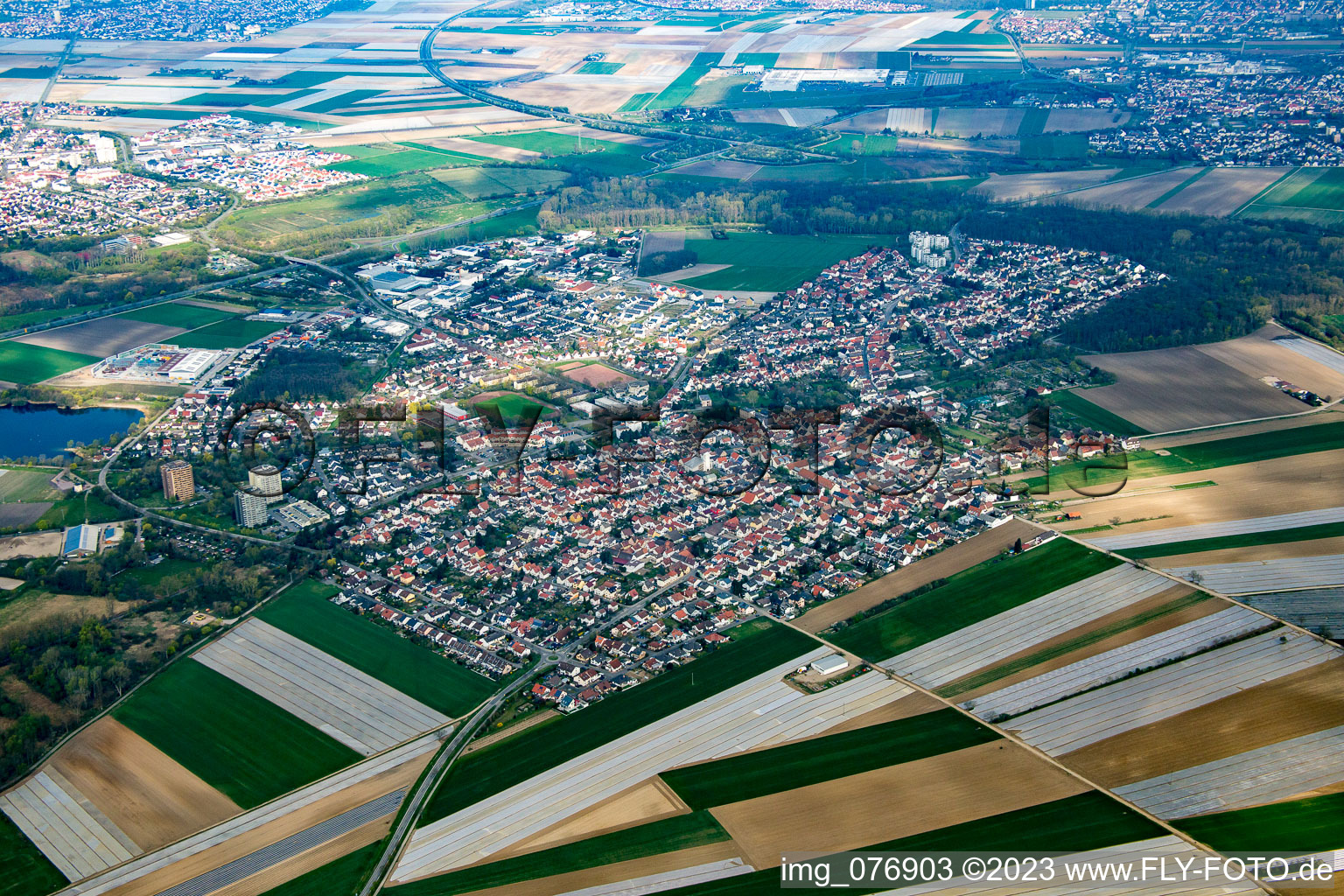 Luftaufnahme von Neuhofen im Bundesland Rheinland-Pfalz, Deutschland