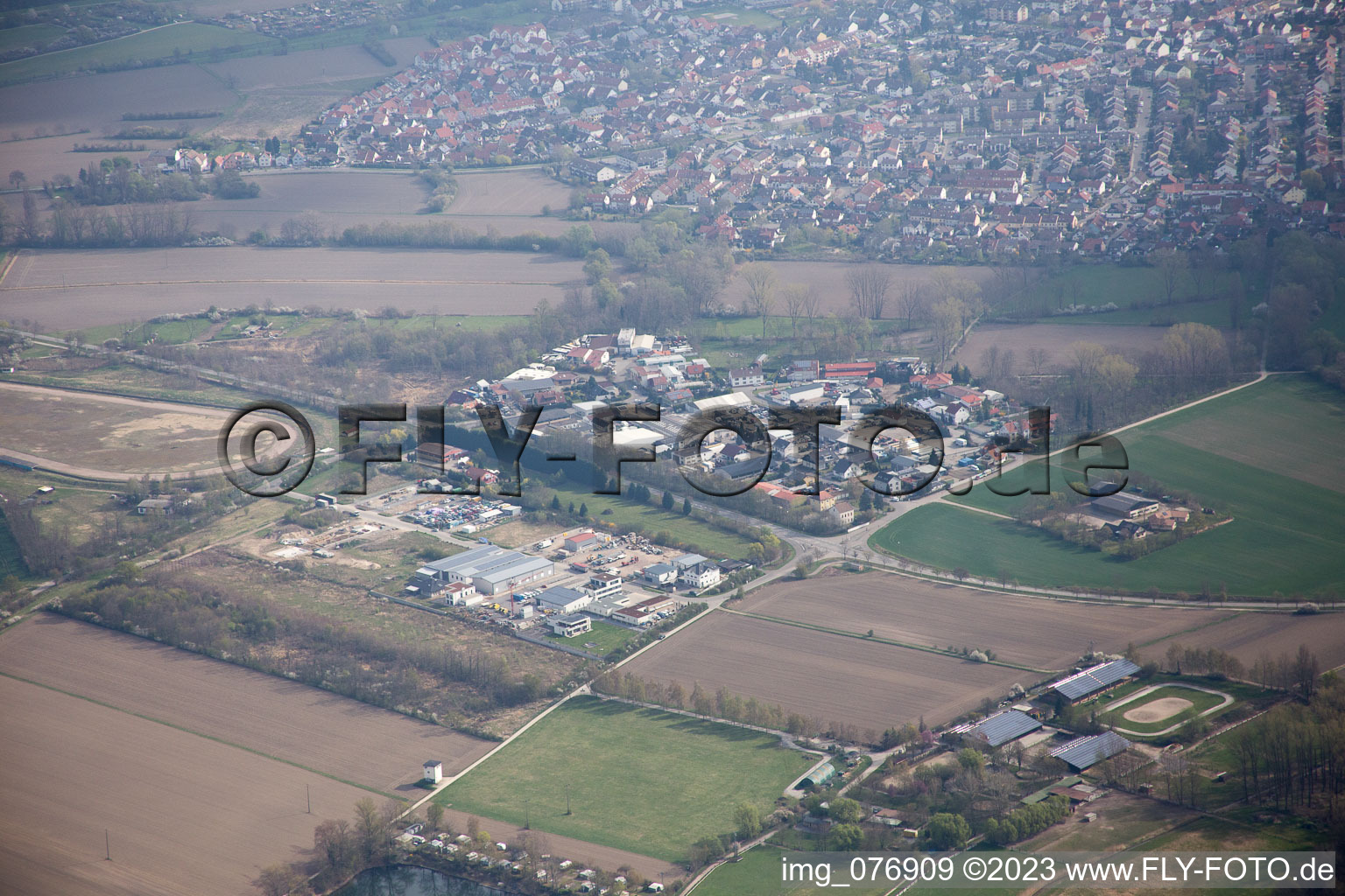 Luftaufnahme von Altrip im Bundesland Rheinland-Pfalz, Deutschland
