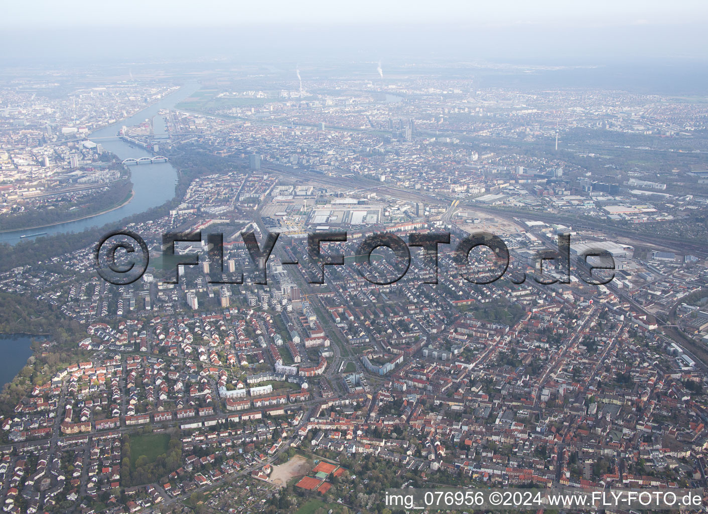 Luftbild von Lindenhof im Ortsteil Niederfeld in Mannheim im Bundesland Baden-Württemberg, Deutschland