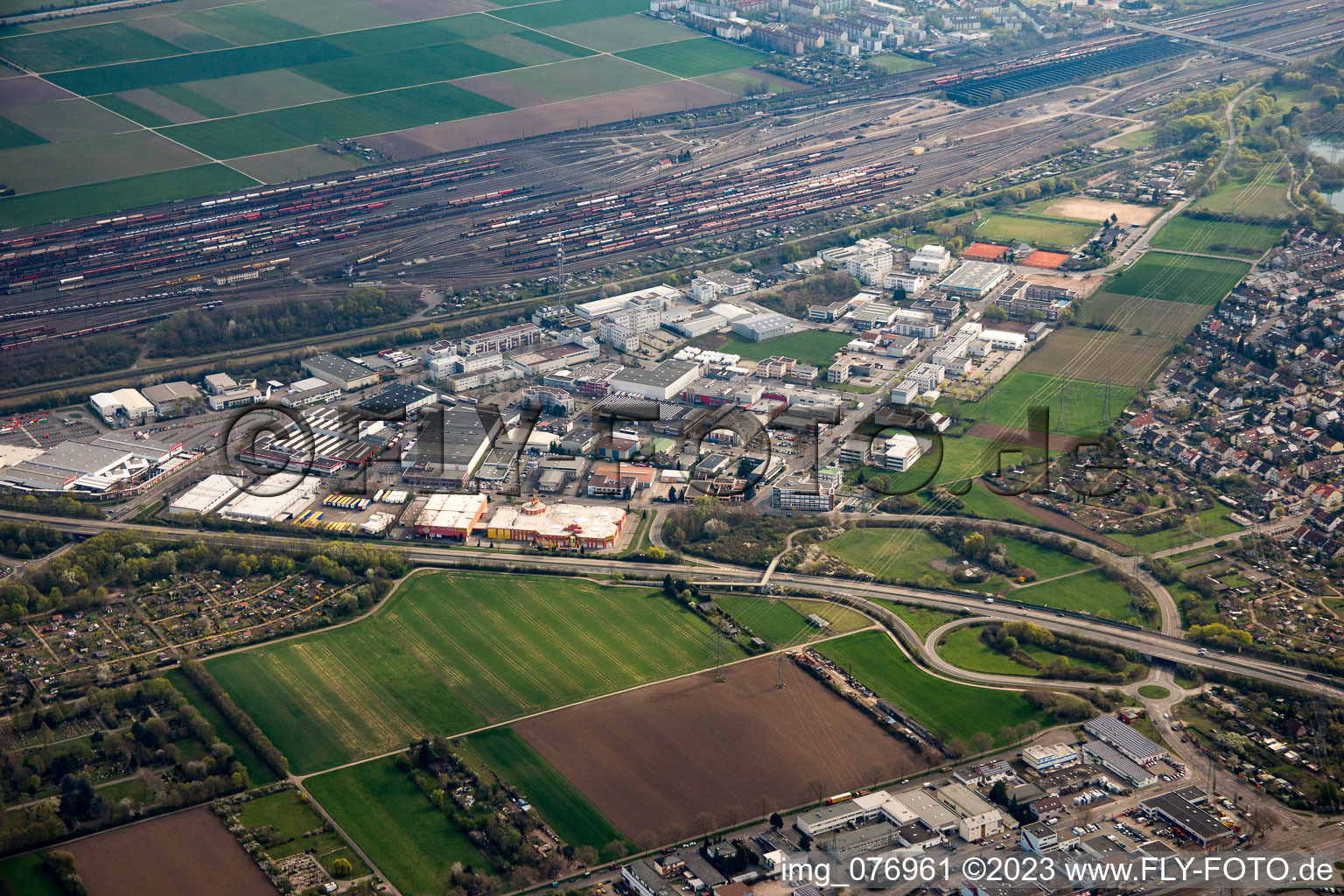 Industriegebiet Mallaustr im Ortsteil Rheinau in Mannheim im Bundesland Baden-Württemberg, Deutschland