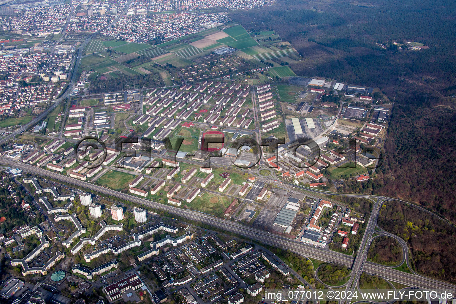 Luftbild von Siedlungsgebiet im Ortsteil Käfertal in Mannheim im Bundesland Baden-Württemberg, Deutschland