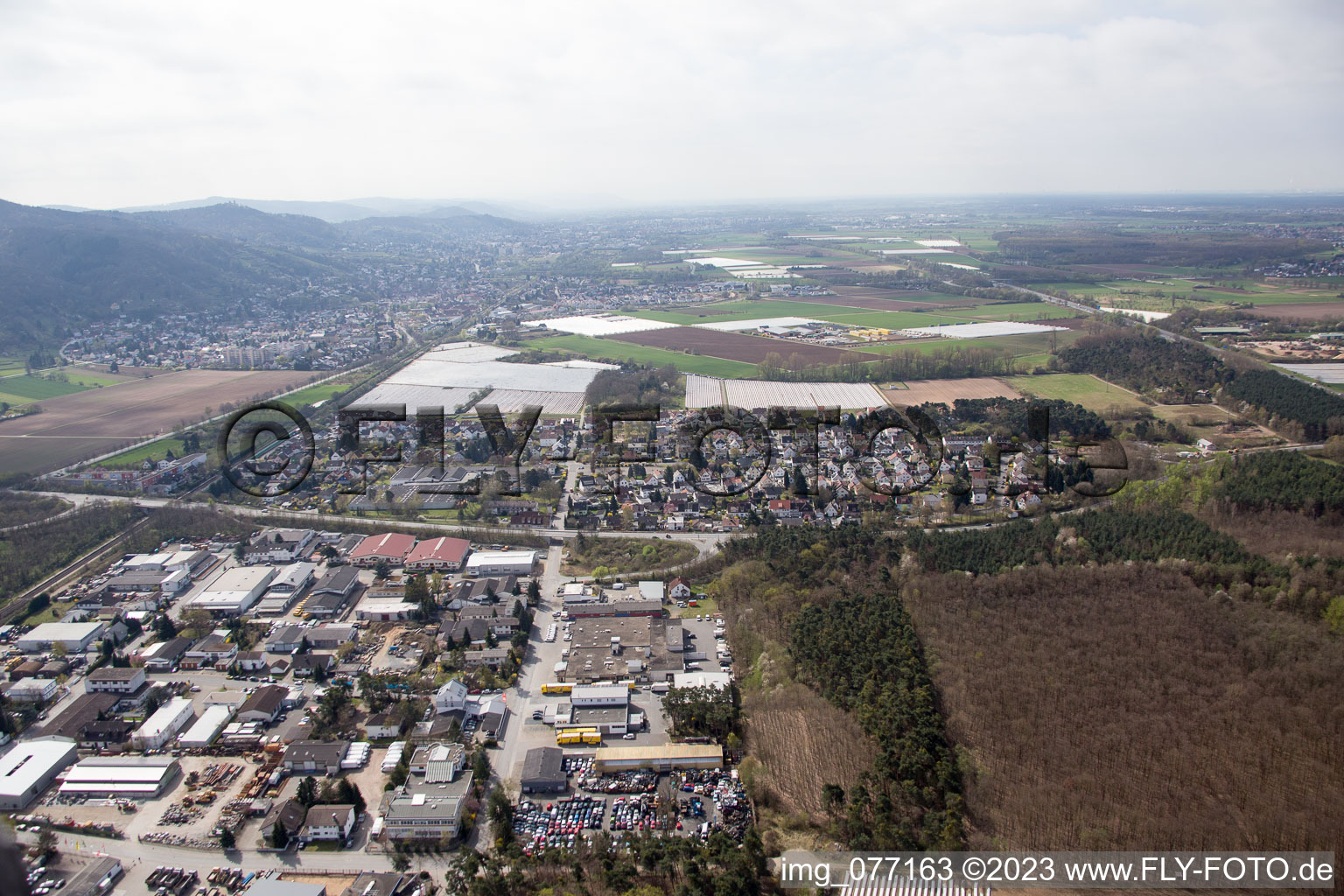Alsbach-Hähnlein im Bundesland Hessen, Deutschland aus der Drohnenperspektive