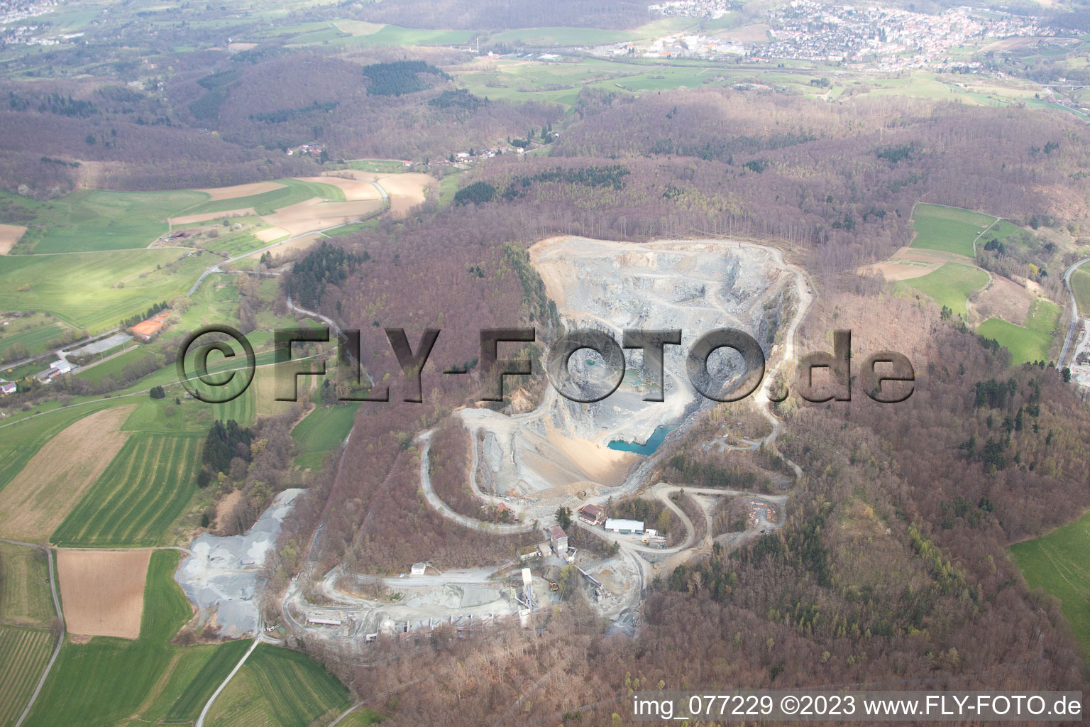 Luftaufnahme von Tagebau für Kalisalz in Mühltal im Bundesland Hessen, Deutschland