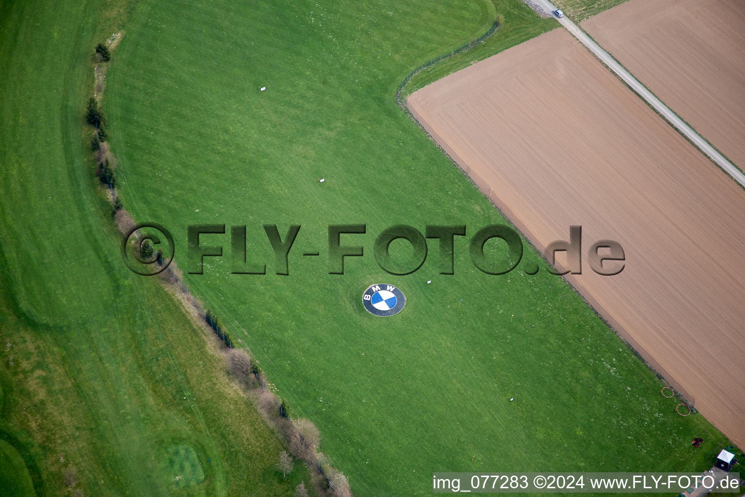 Luftbild von Gelände des Golfplatz Golf Sport Park Groß-Zimmern in Groß-Zimmern im Bundesland Hessen, Deutschland
