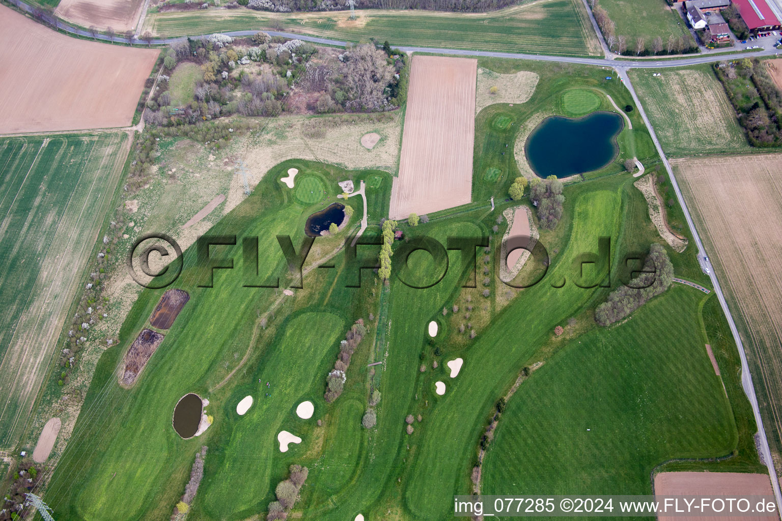 Luftaufnahme von Gelände des Golfplatz Golf Sport Park Groß-Zimmern in Groß-Zimmern im Bundesland Hessen, Deutschland