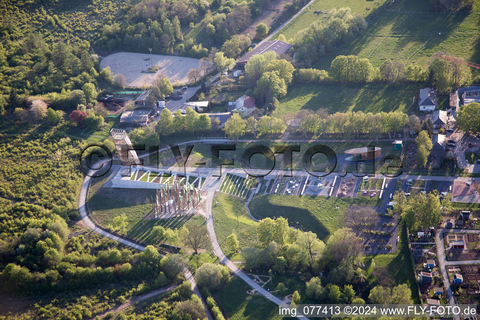 Gelände der Landesgartenschau (Landesgartenschau) 2015 mit assymetrischen Beeten und Kunstinstallationen in Landau in der Pfalz im Bundesland Rheinland-Pfalz, Deutschland