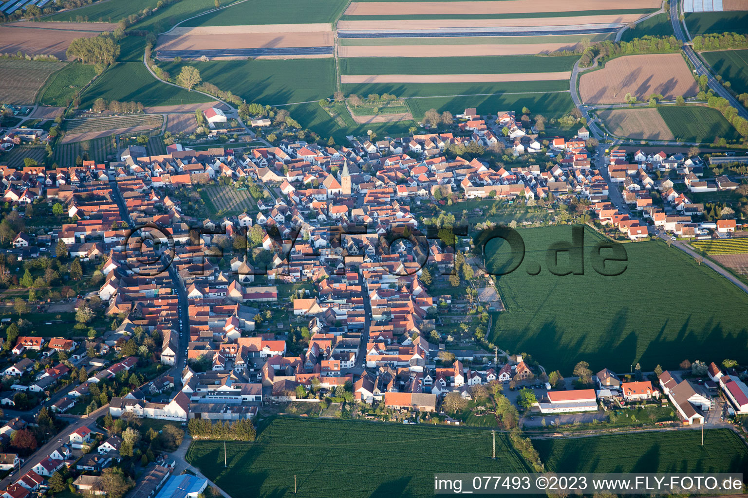 Luftbild von Ortsteil Lachen in Neustadt an der Weinstraße im Bundesland Rheinland-Pfalz, Deutschland