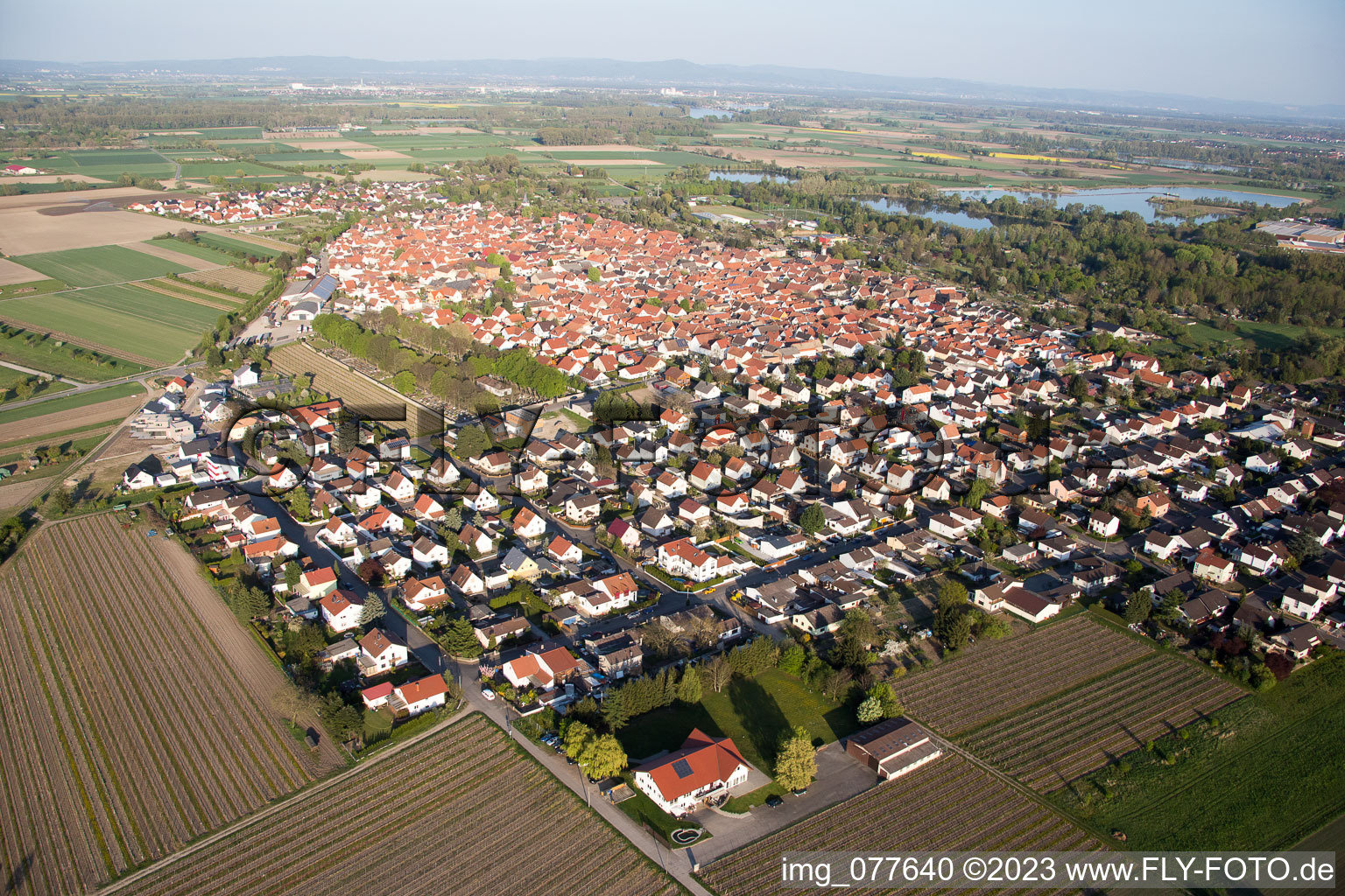 Luftaufnahme von Gimbsheim im Bundesland Rheinland-Pfalz, Deutschland