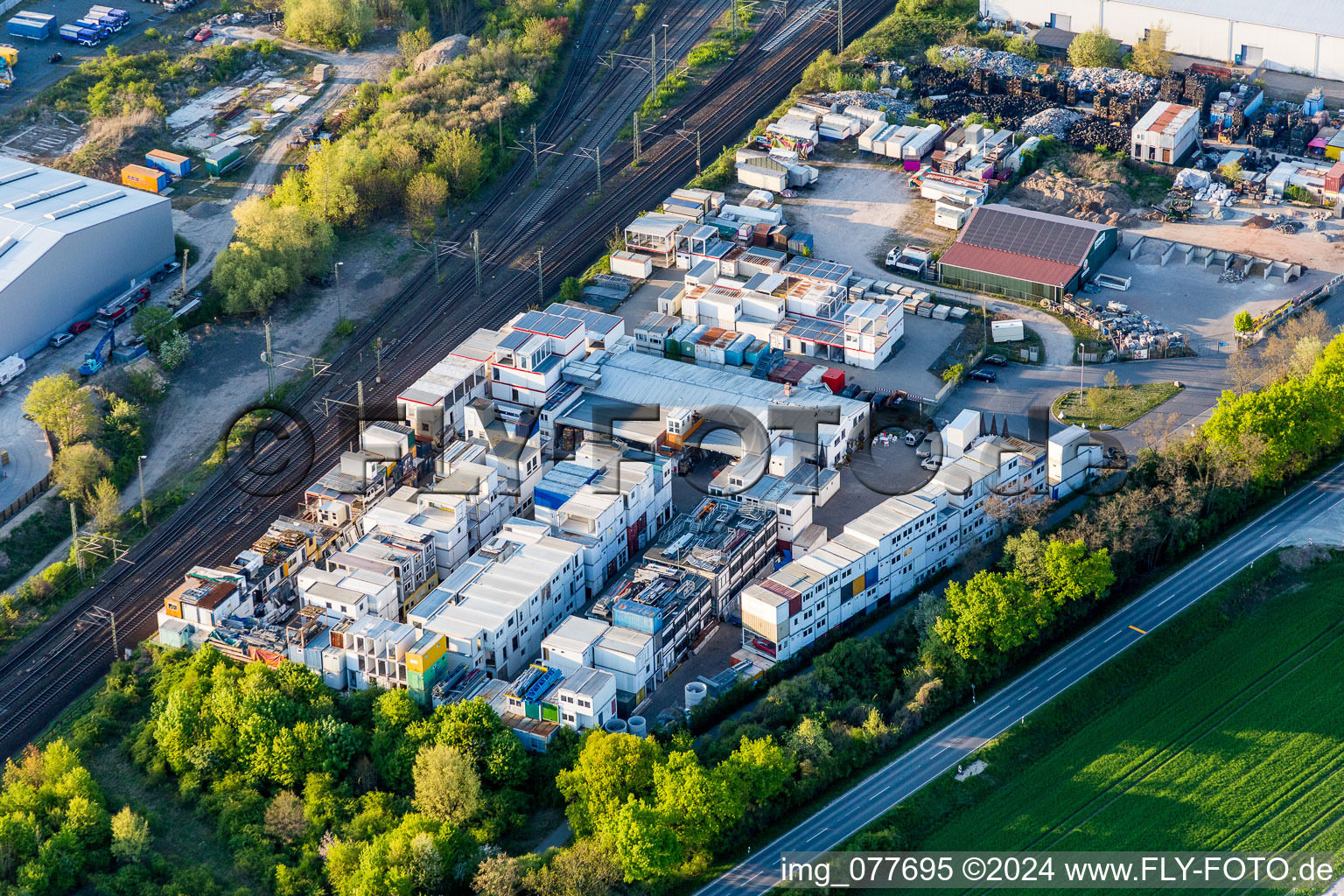 Wohn-Container-Lager der U. S. Ungar Service GmbH im Ortsteil Goddelau in Riedstadt im Bundesland Hessen, Deutschland