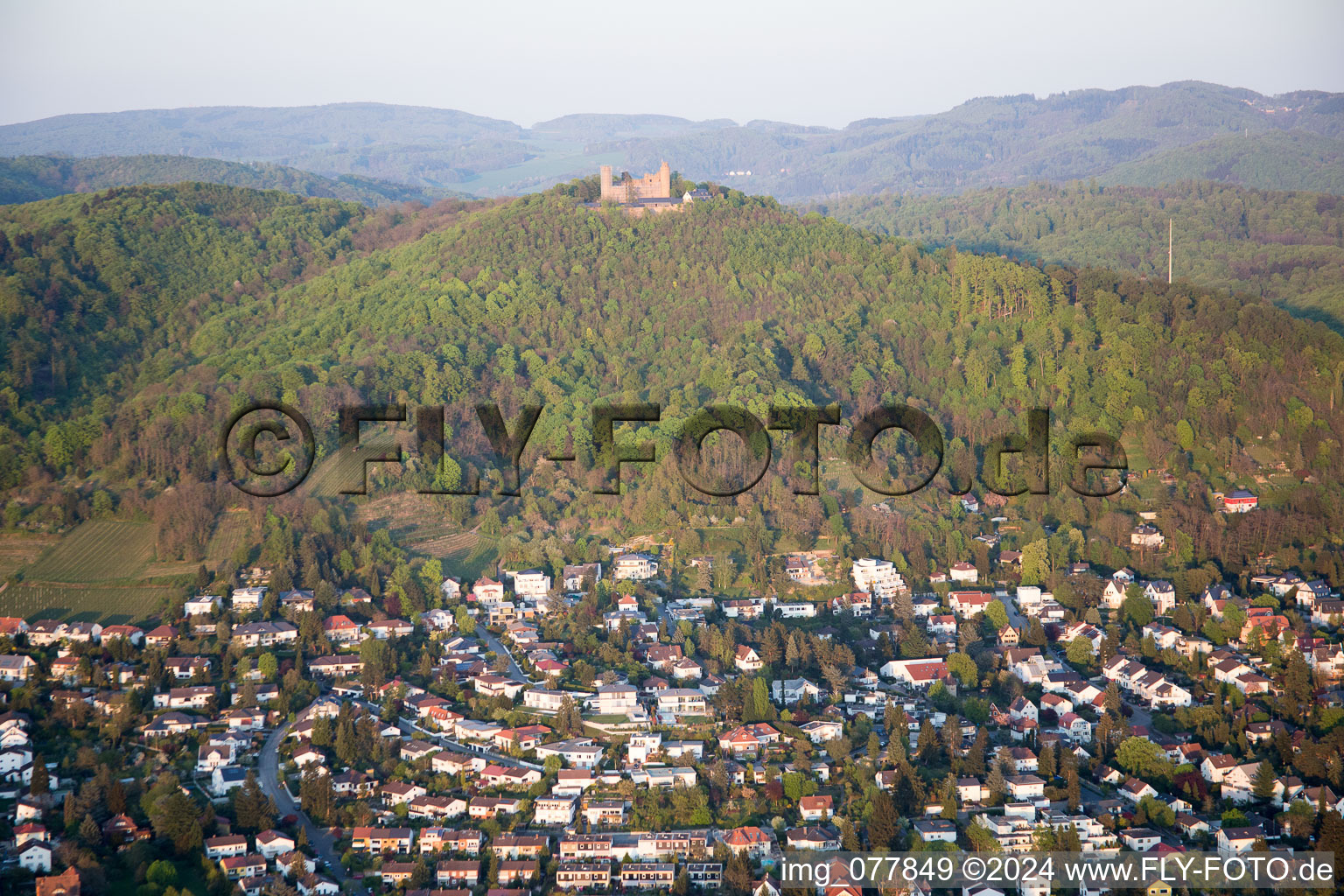 Luftbild von Ortsansicht der Straßen und Häuser der Wohngebiete im Ortsteil Auerbach in Bensheim im Bundesland Hessen, Deutschland