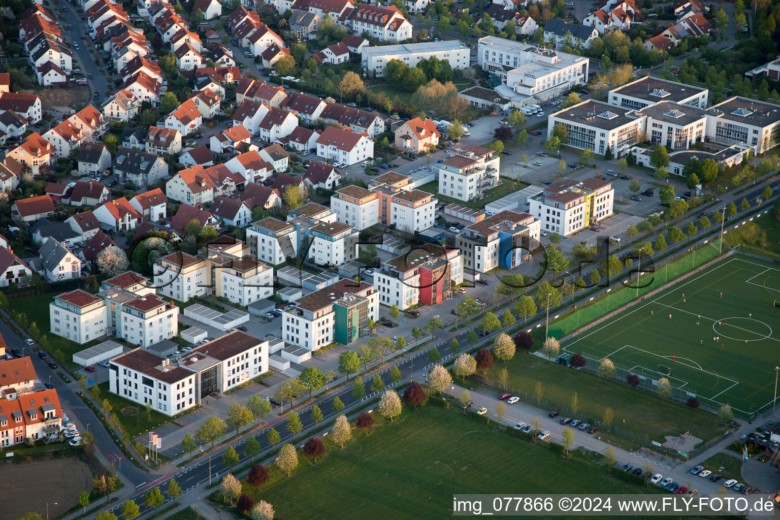 Stadtrand und Außenbezirks- Wohngebiete im Ortsteil Auerbach in Bensheim im Bundesland Hessen, Deutschland