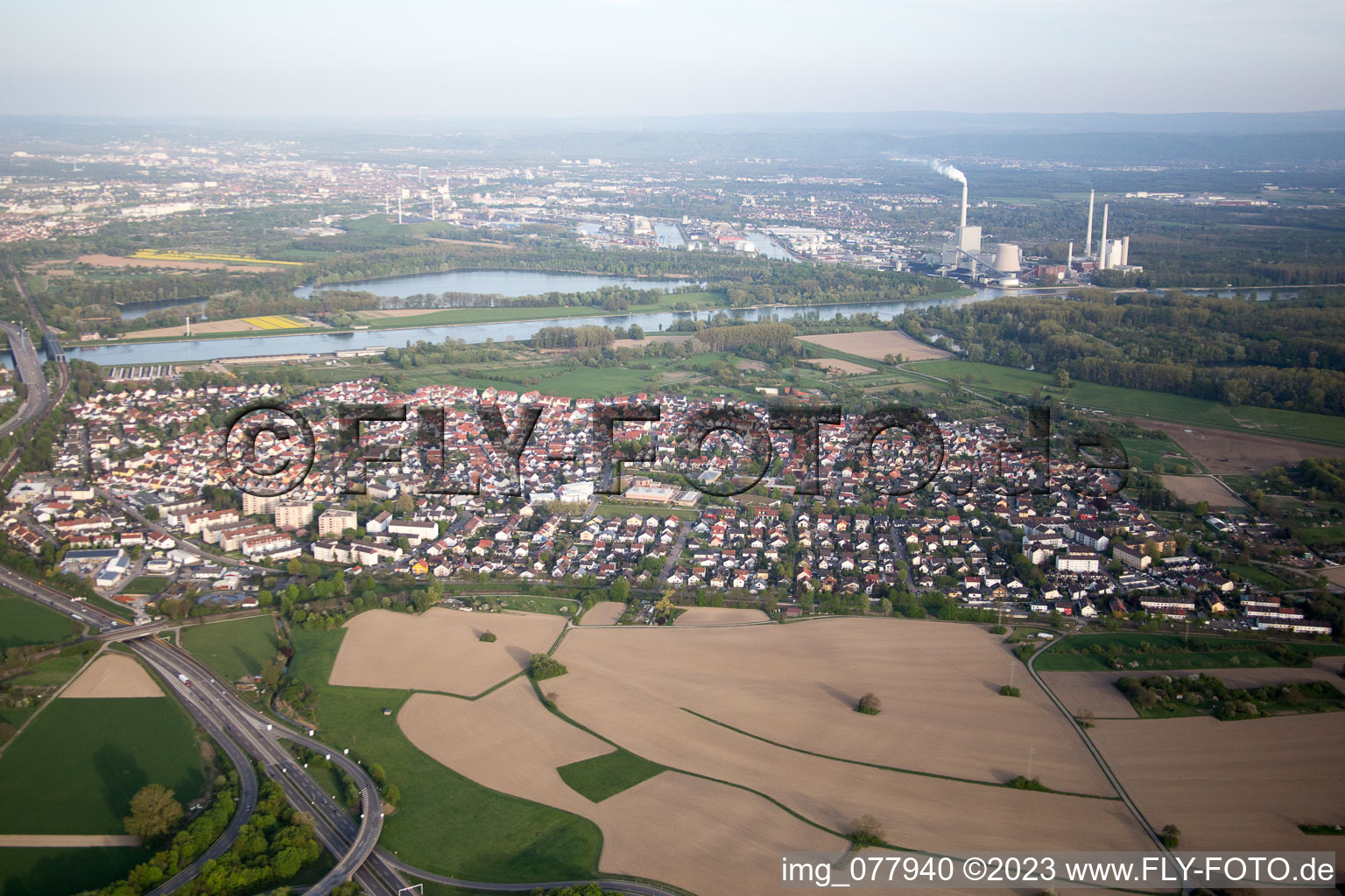Wörth am Rhein im Bundesland Rheinland-Pfalz, Deutschland von einer Drohne aus