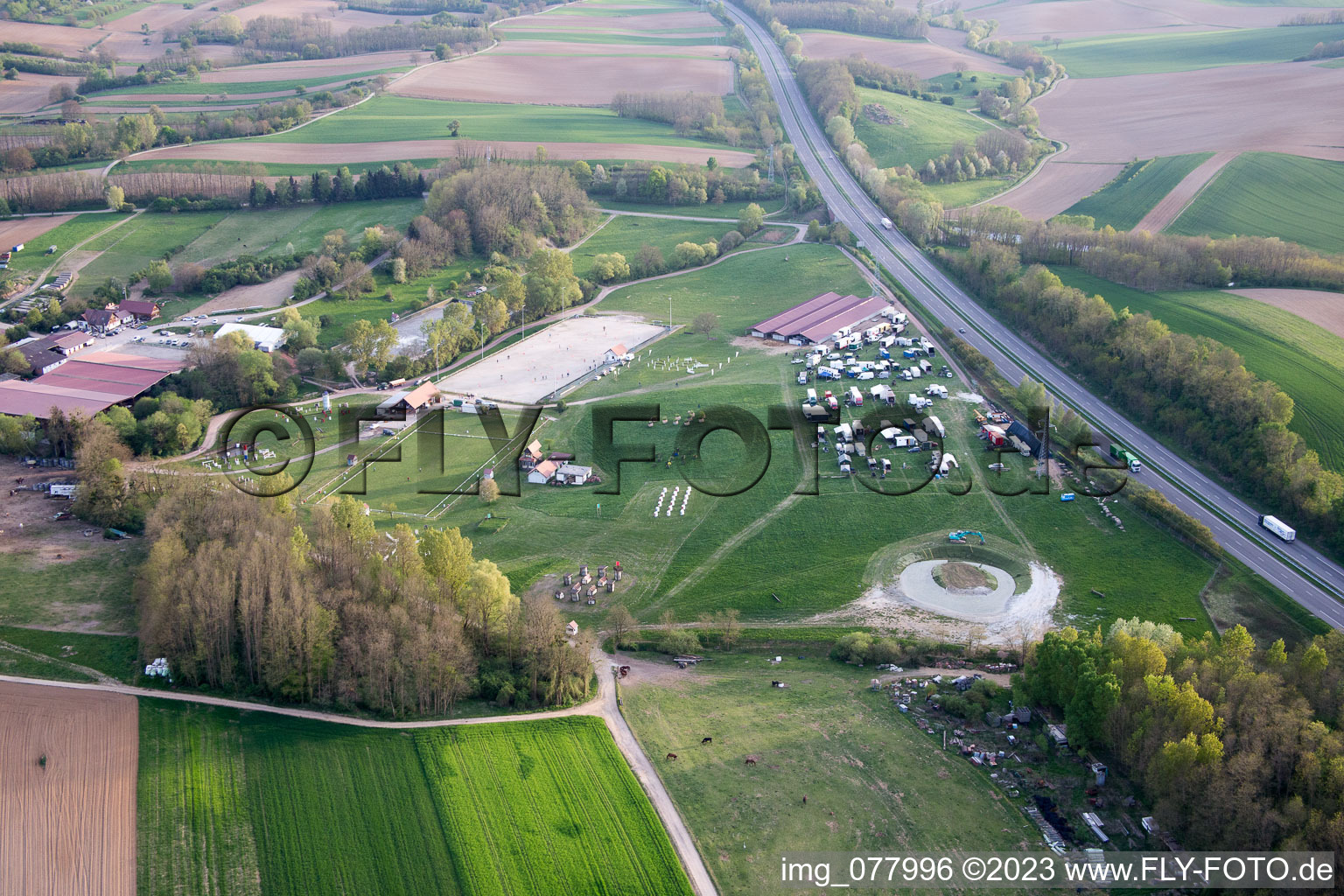 Neewiller-près-Lauterbourg im Bundesland Bas-Rhin, Frankreich aus der Luft