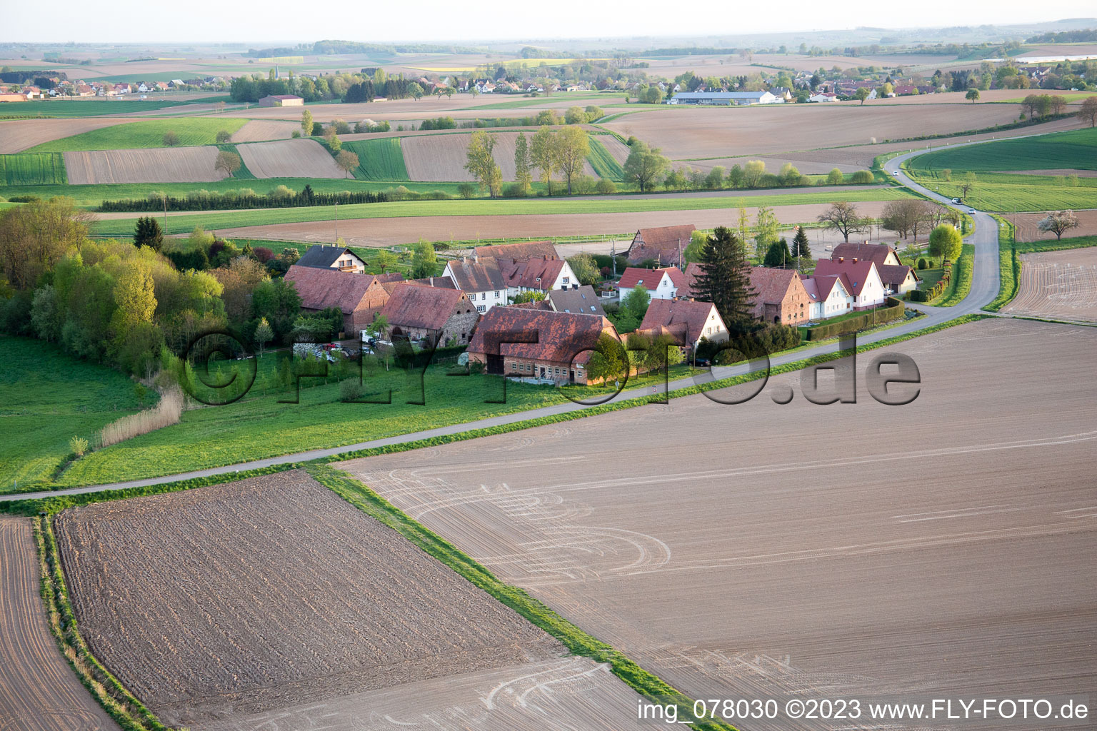 Luftaufnahme von Frohnackerhof in Schleithal im Bundesland Bas-Rhin, Frankreich