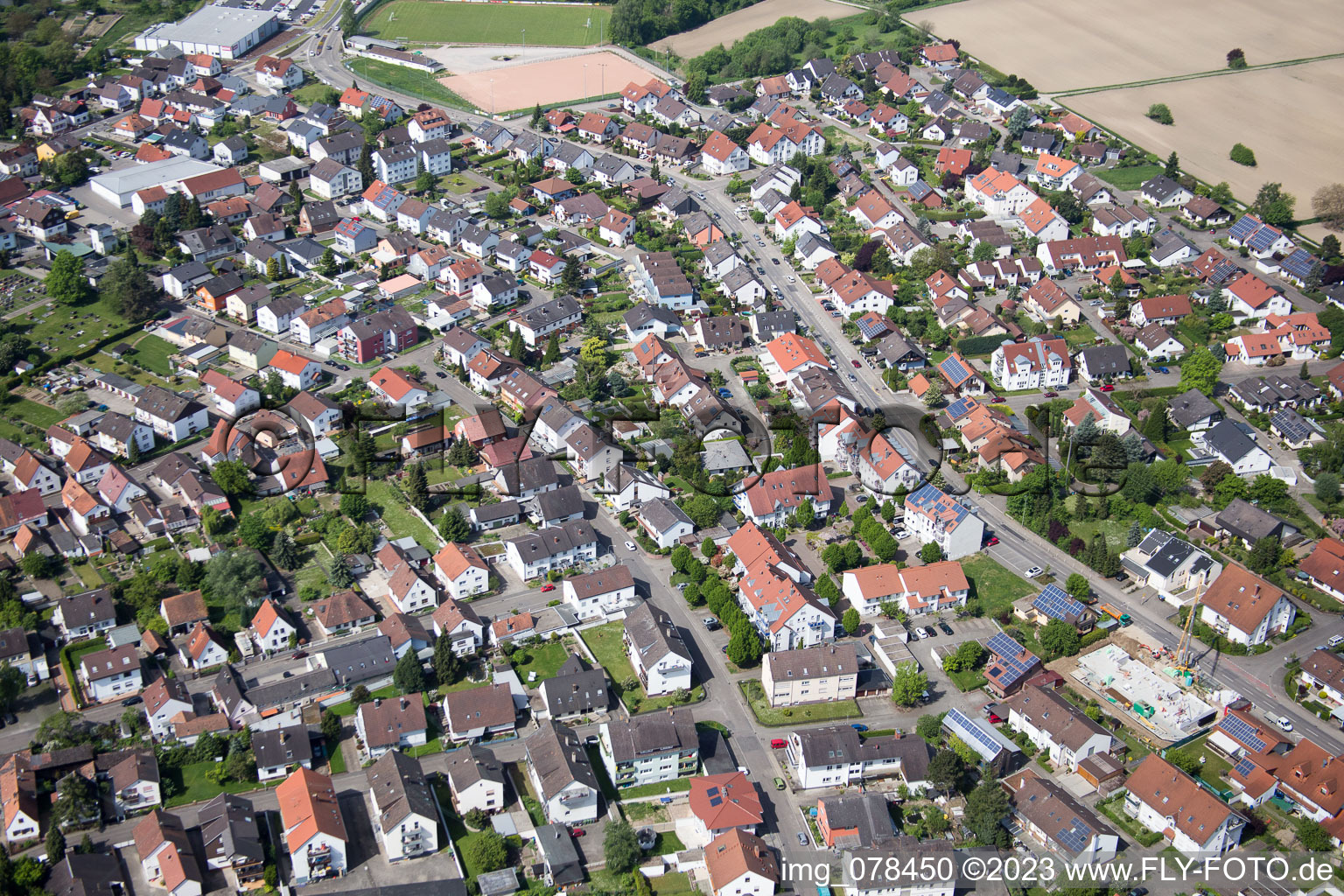 Hagenbach im Bundesland Rheinland-Pfalz, Deutschland von der Drohne aus gesehen